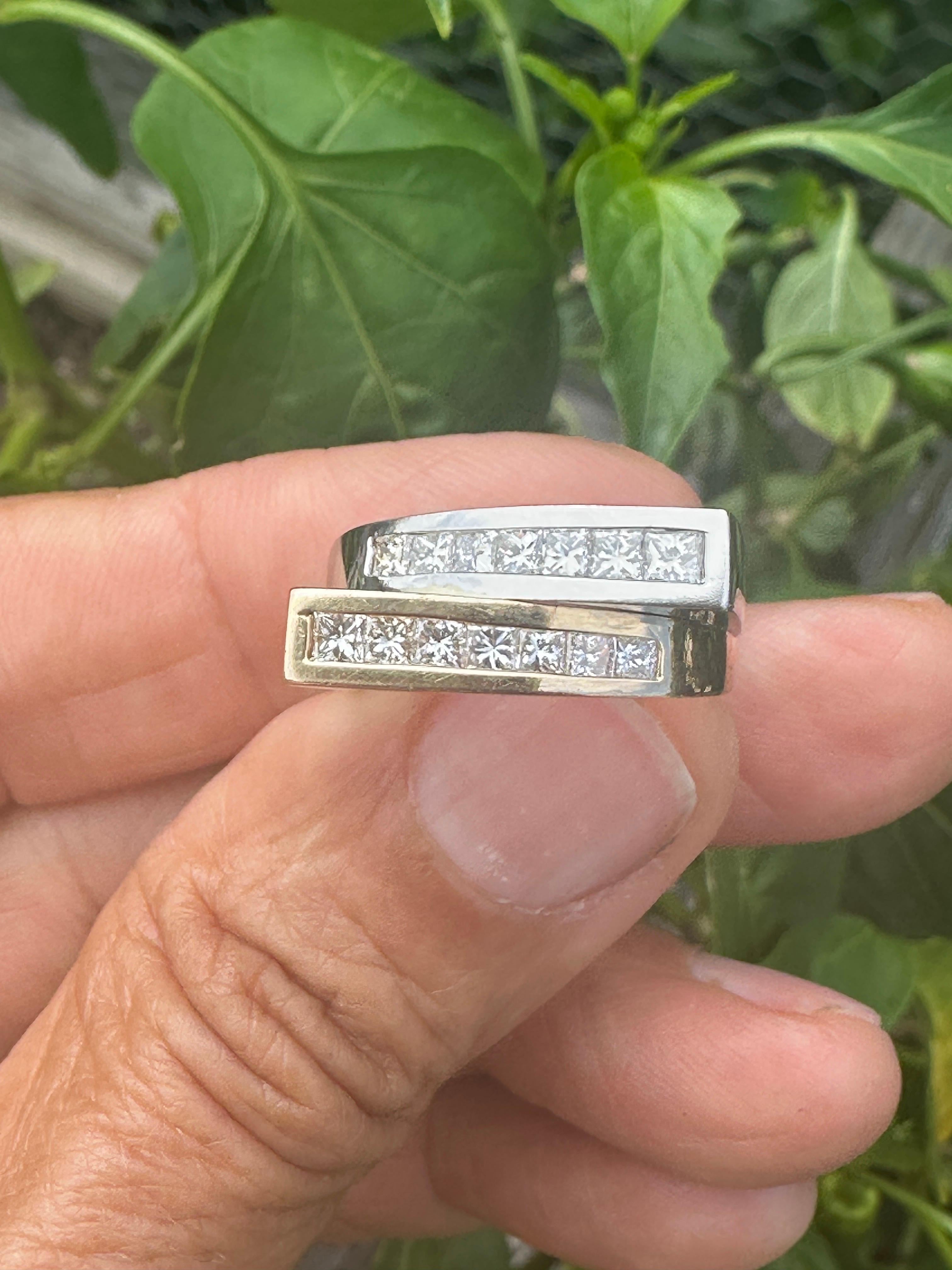 18Kt 2-Row Princess 2.00ct Diamond Band 2-Tone 14Kt Ring en vente 3