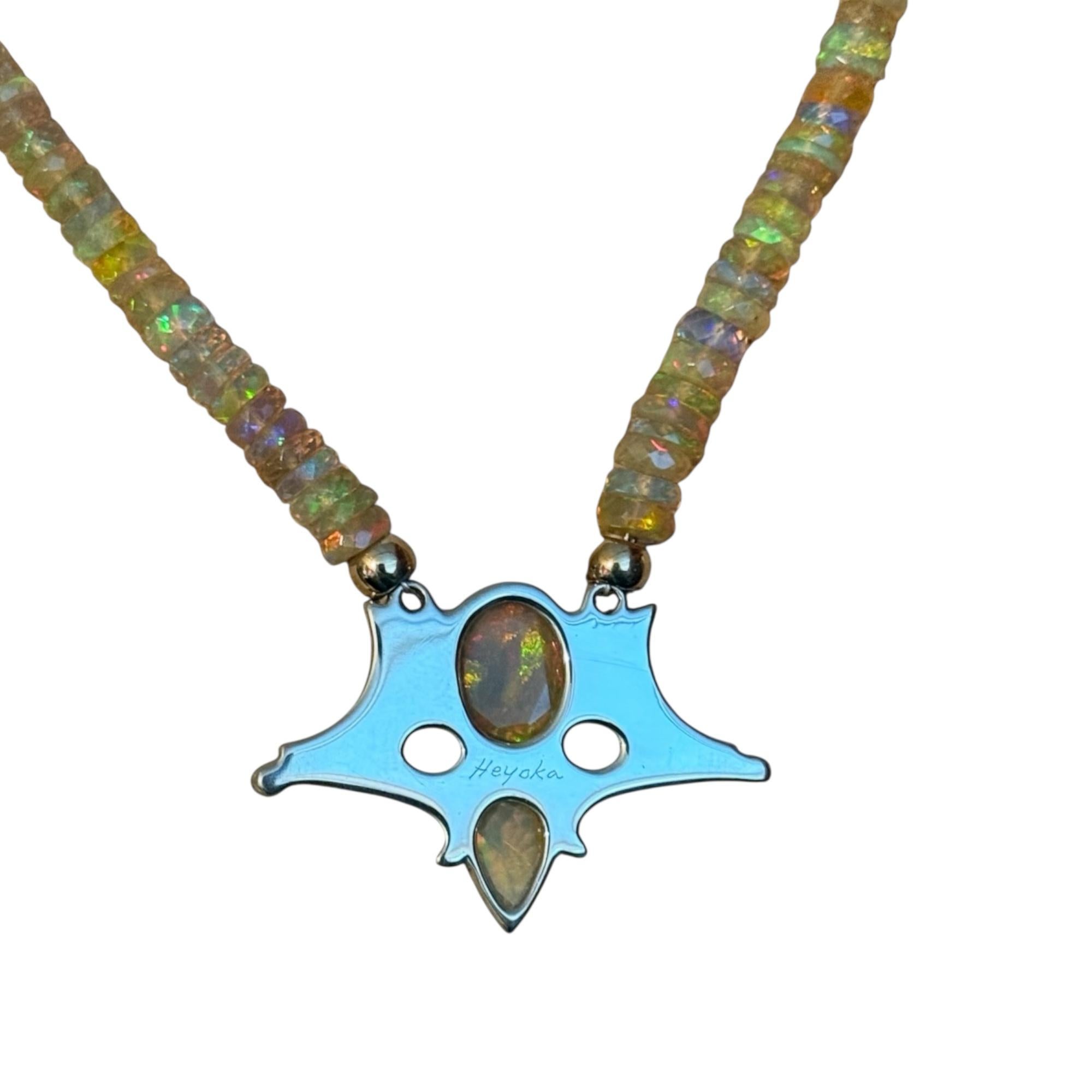 Artista Ciondolo in argento Sterling 18kt, 24kt, madreperla e opale in vendita