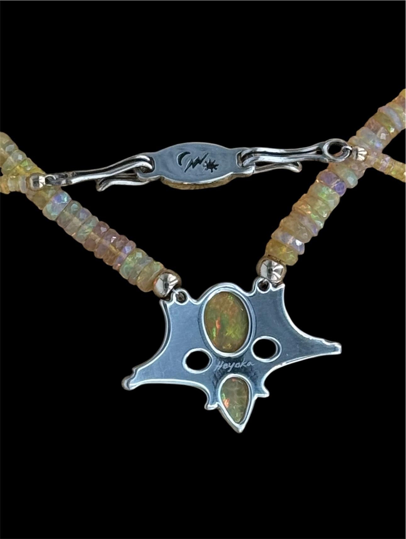 Ciondolo in argento Sterling 18kt, 24kt, madreperla e opale in vendita 1