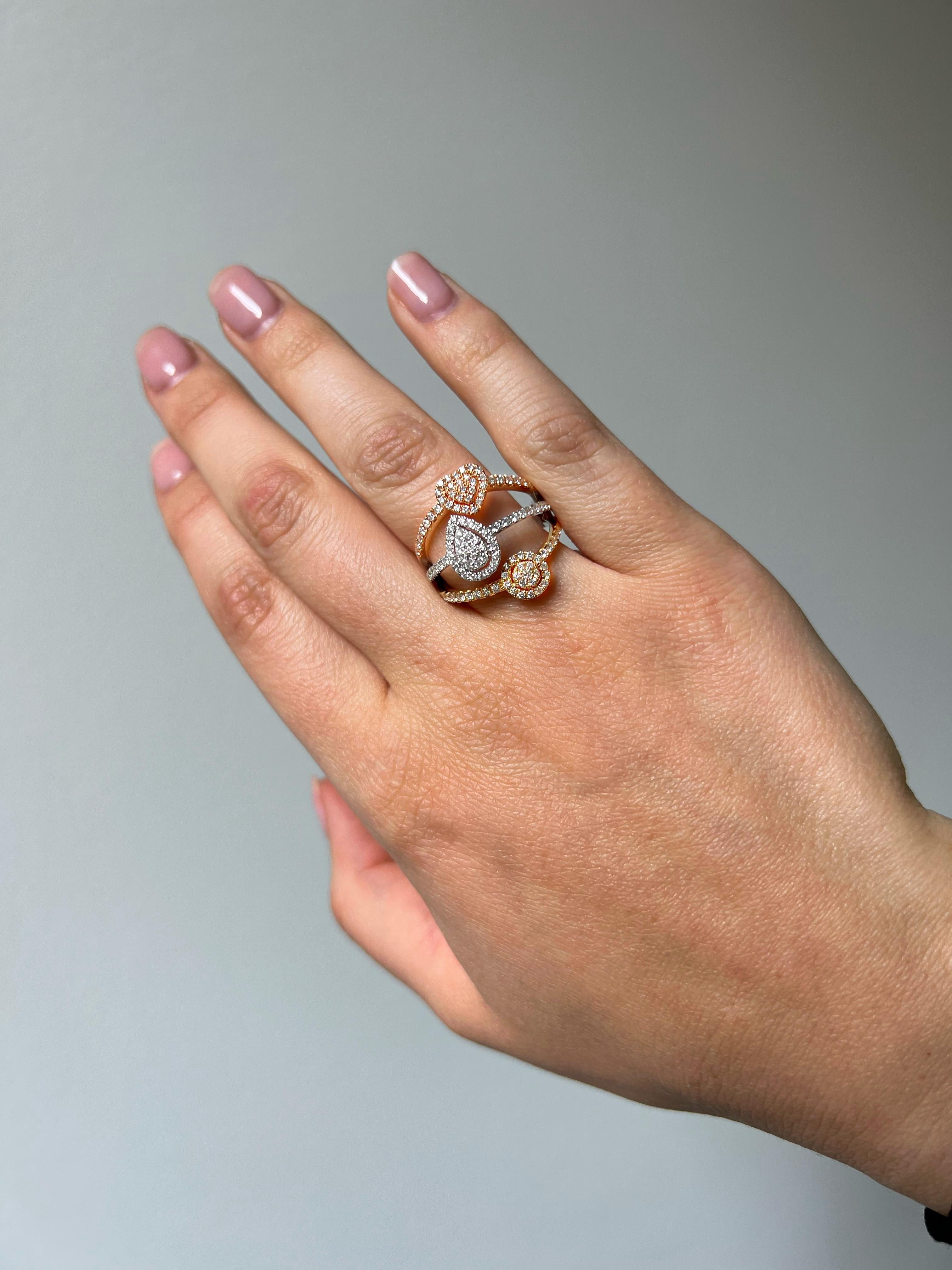 18KT 3farbiger Weißgold-Ring mit runden Diamanten, 3 Multi-Cluster-Halo (Art nouveau) im Angebot