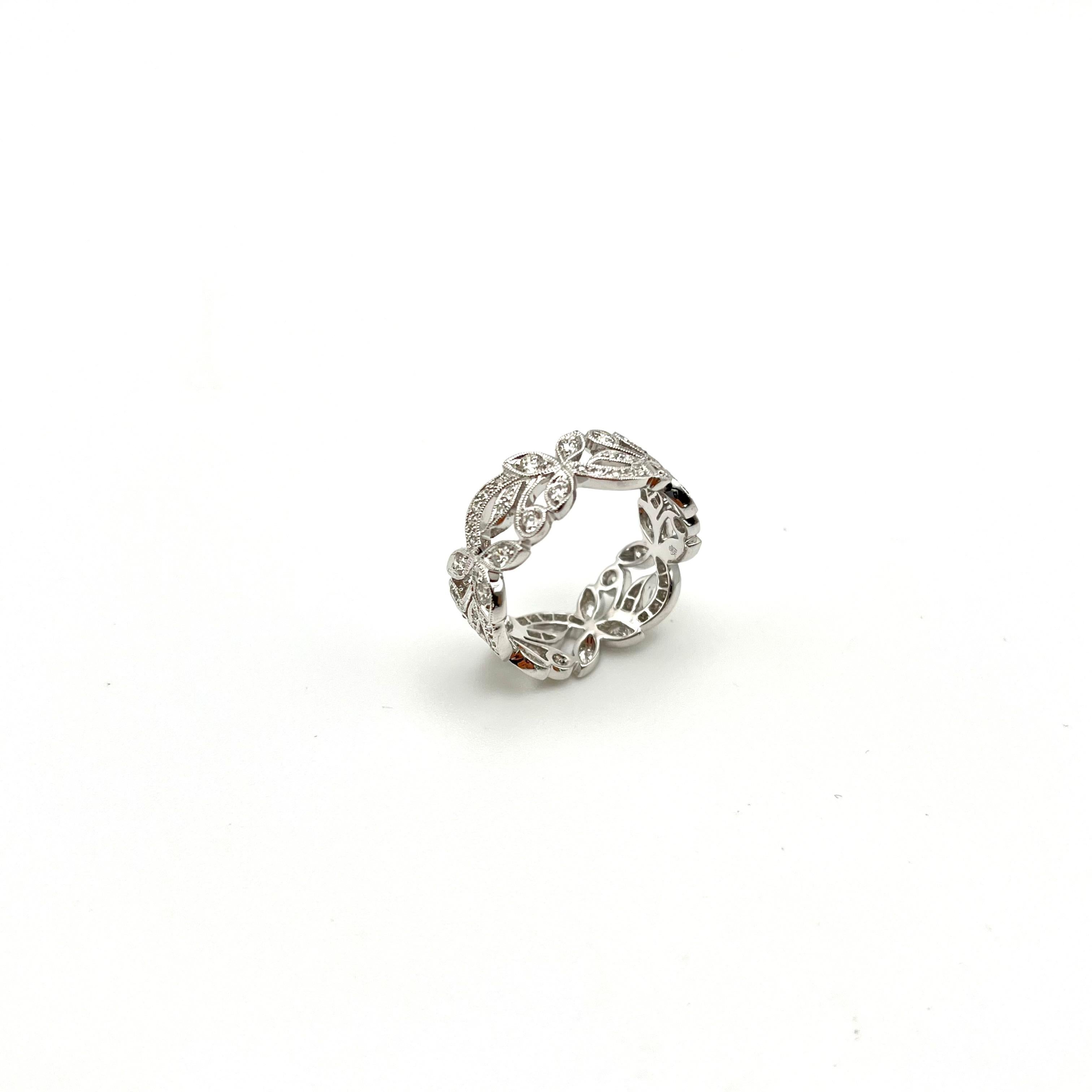 18KT Beverley K Eternity-Ring mit Blumen-Diamant (Rundschliff) im Angebot