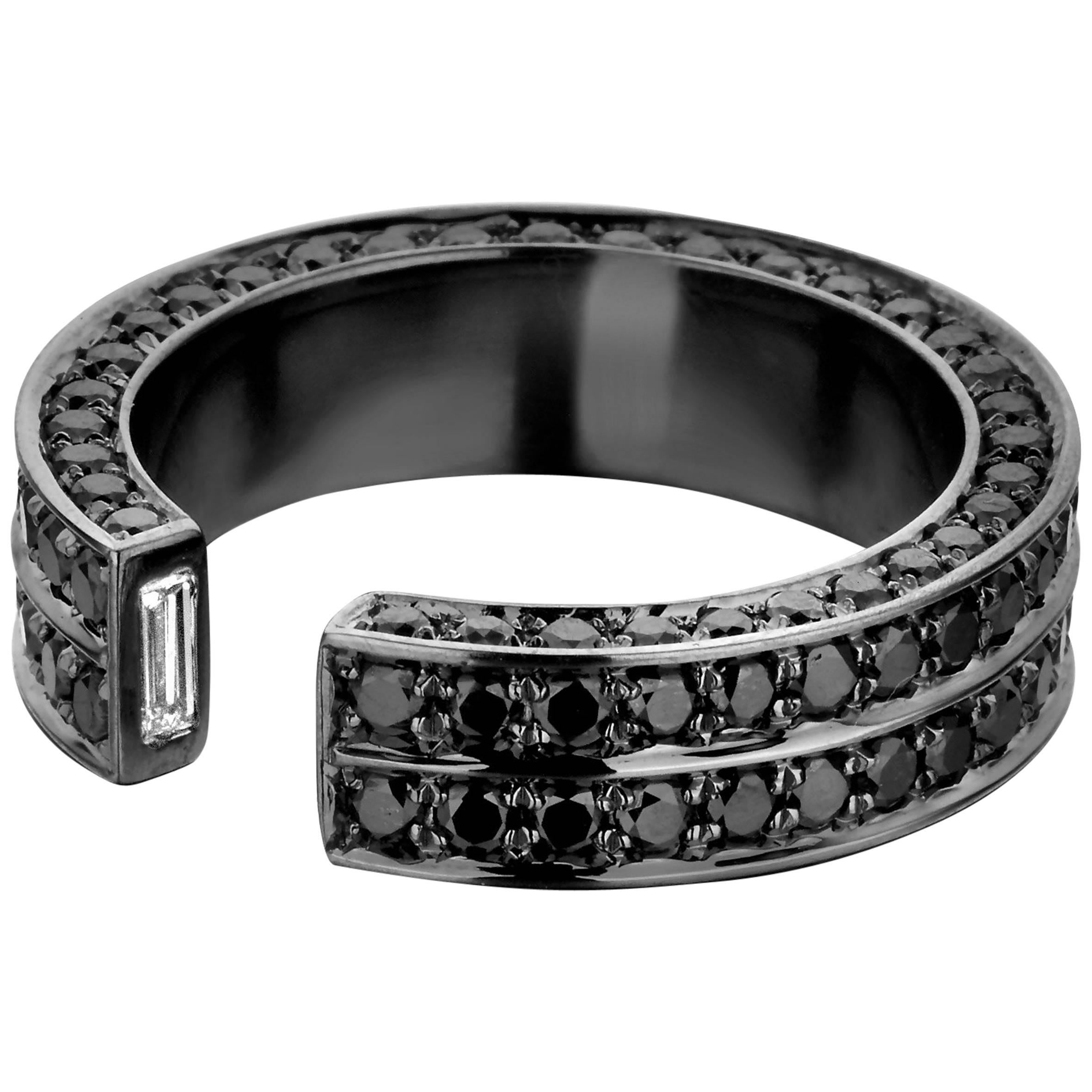 18kt Black Gold & Diamonds Baguette Brute Ring For Sale