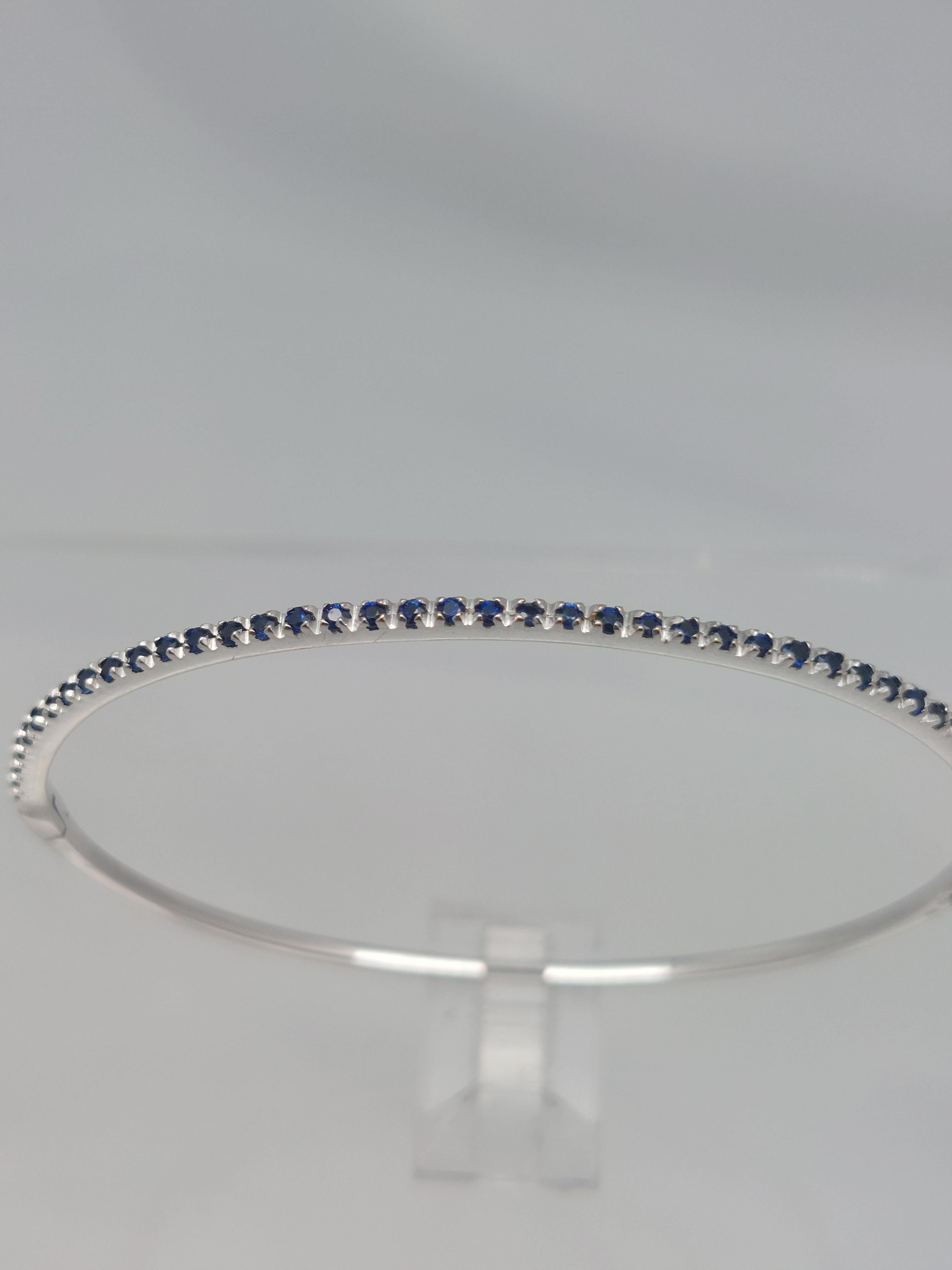 18KT Blauer Saphir Armreif im Angebot 4