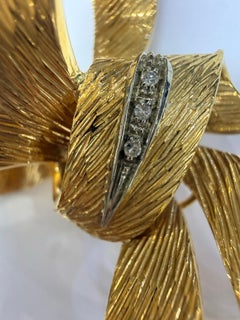 18KT Bow Diamond brooch, year unknown