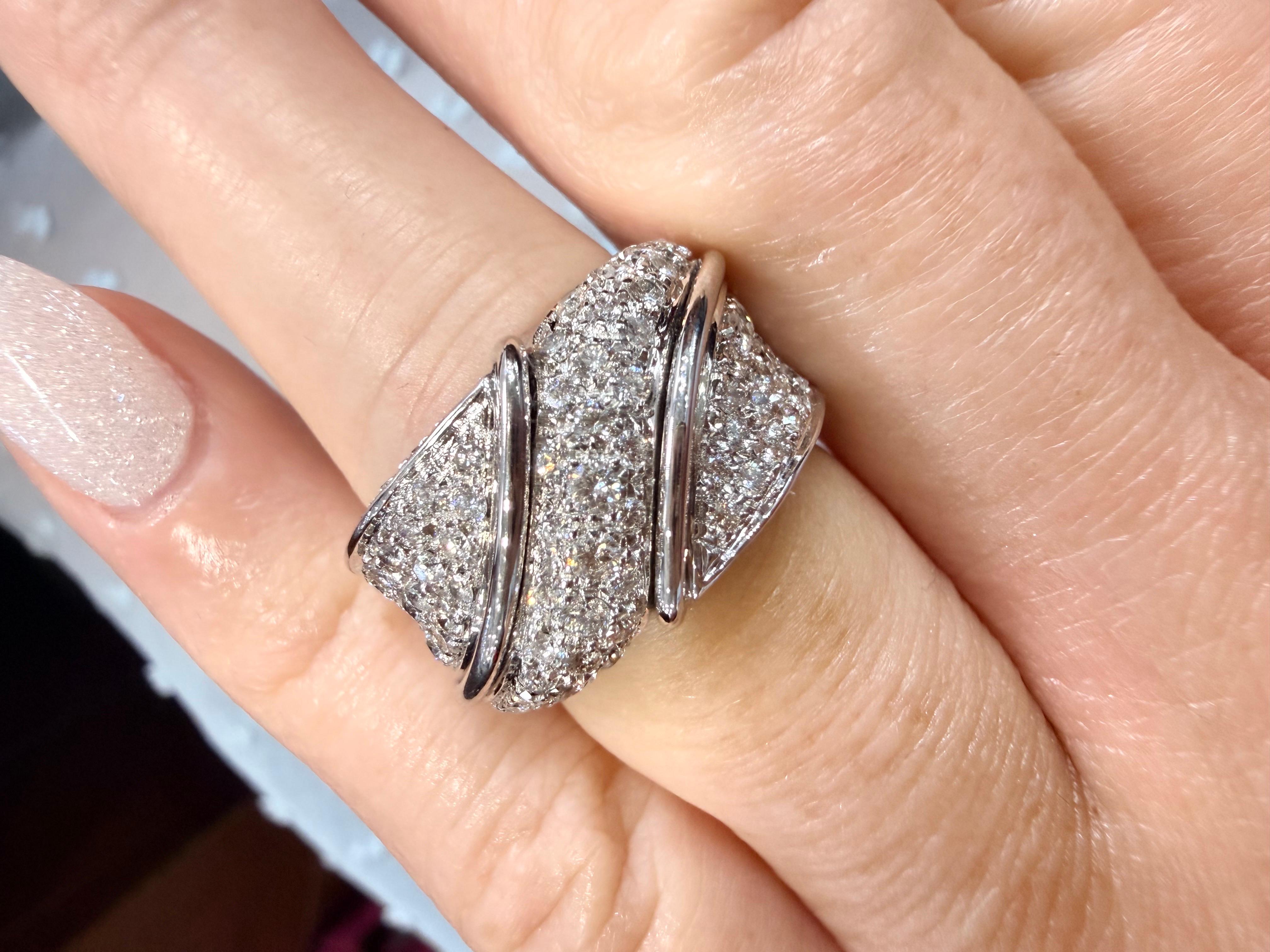 da uomo o donna Anello cocktail 18KT con 2 carati di diamanti VS-SI chiarezza G colore in vendita