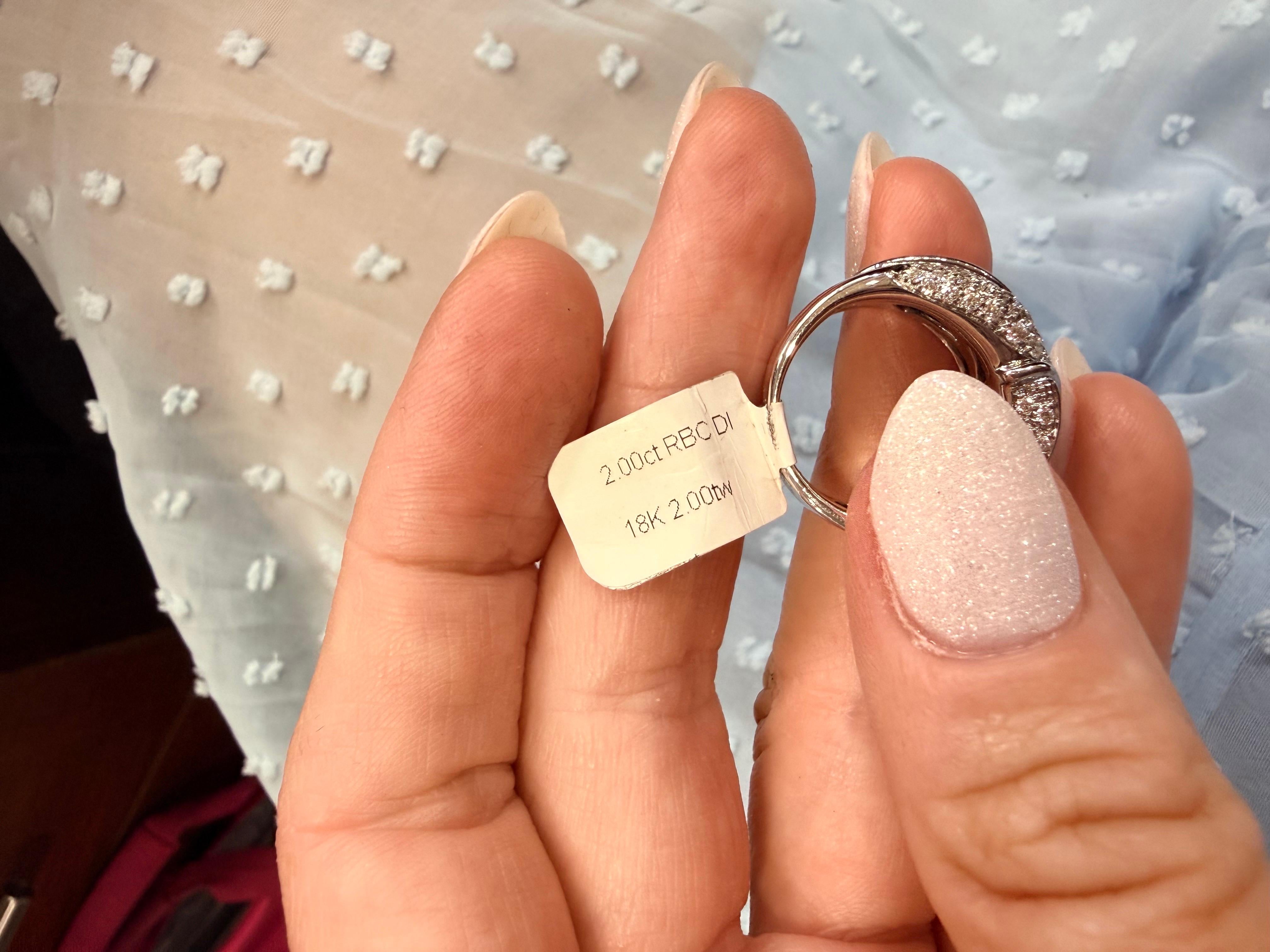 Anello cocktail 18KT con 2 carati di diamanti VS-SI chiarezza G colore in vendita 2