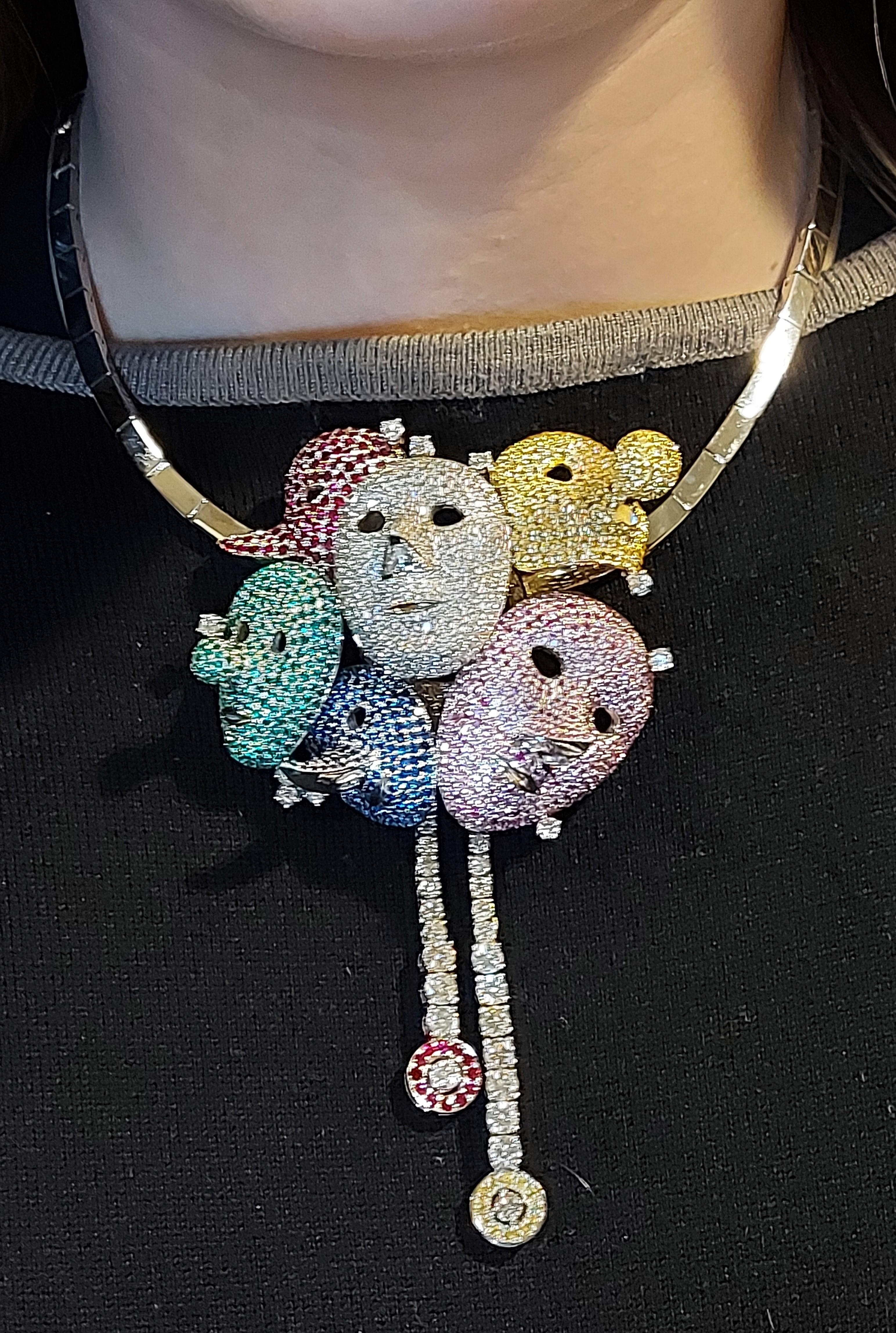 Collana 18kt con maschera facciale unica e colorata ispirata all'artista pittore James Ansor in vendita 4
