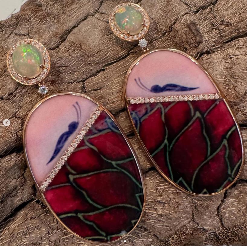 Contemporary 18kt, diamond, bakelite and enamel earrings For Sale