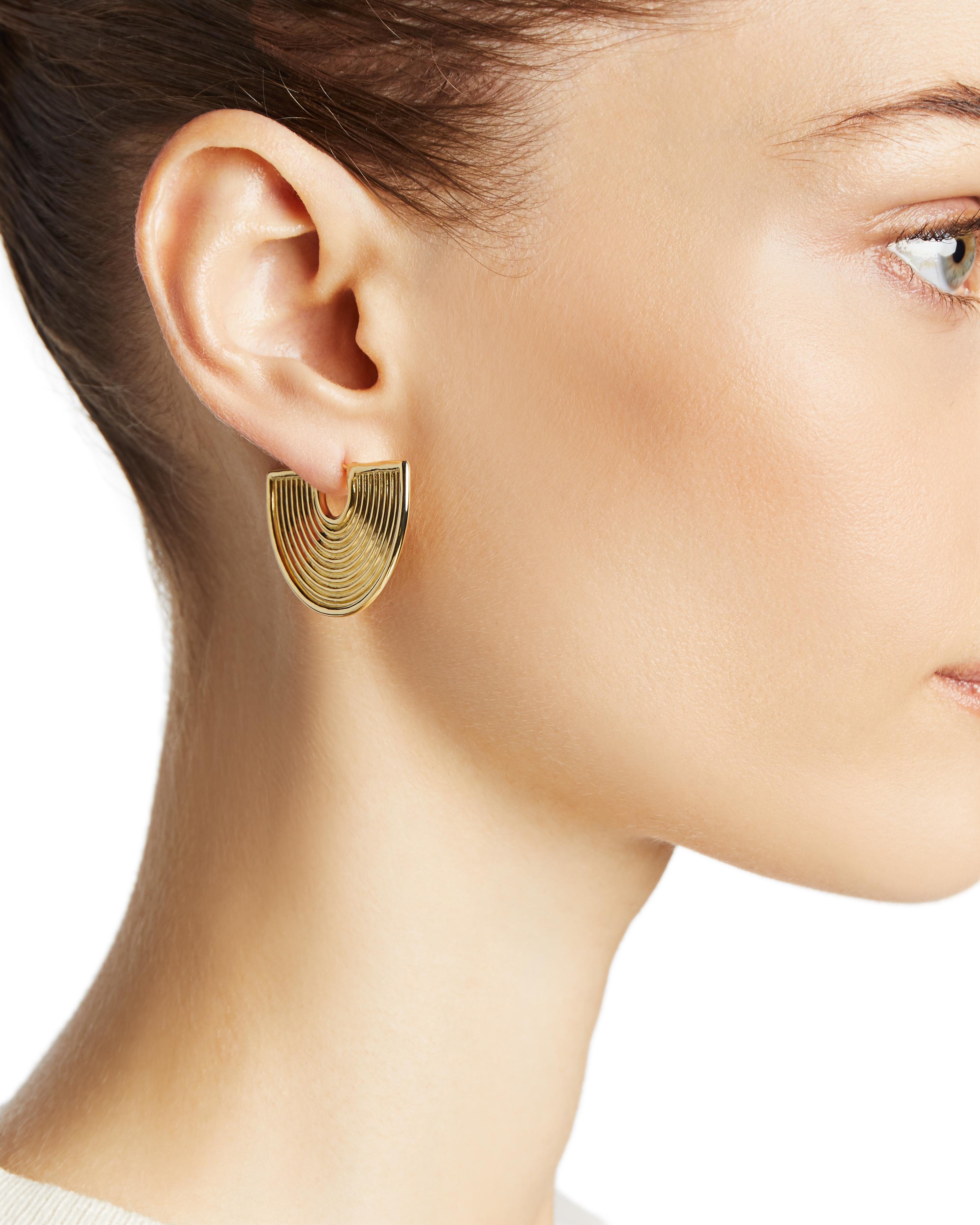 18kt Fairmined Ecological Yellow Gold Deity Fan Statement Earrings In New Condition For Sale In New York, NY