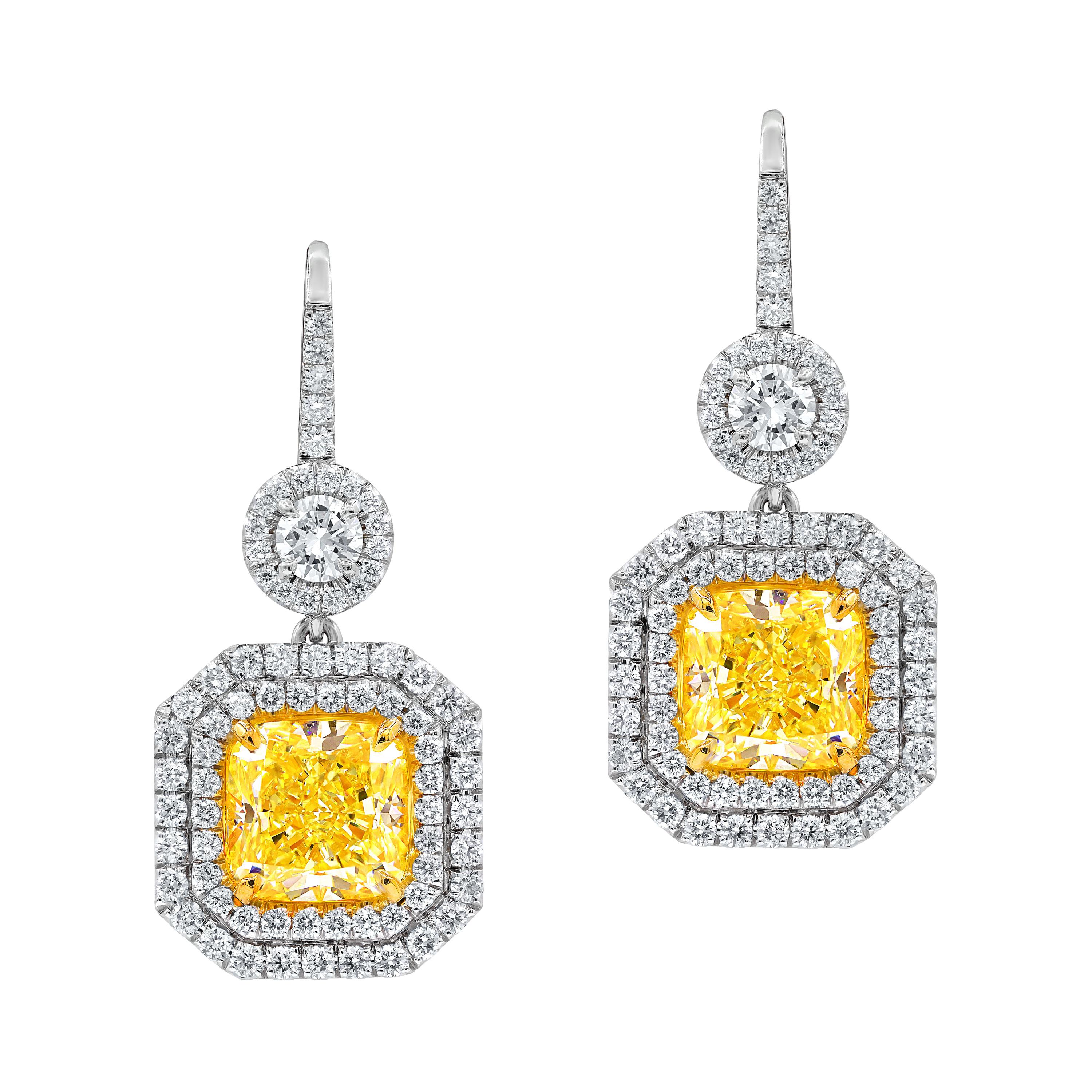 18kt Fancy Light GIA Certified Yellow Diamond Earring Set