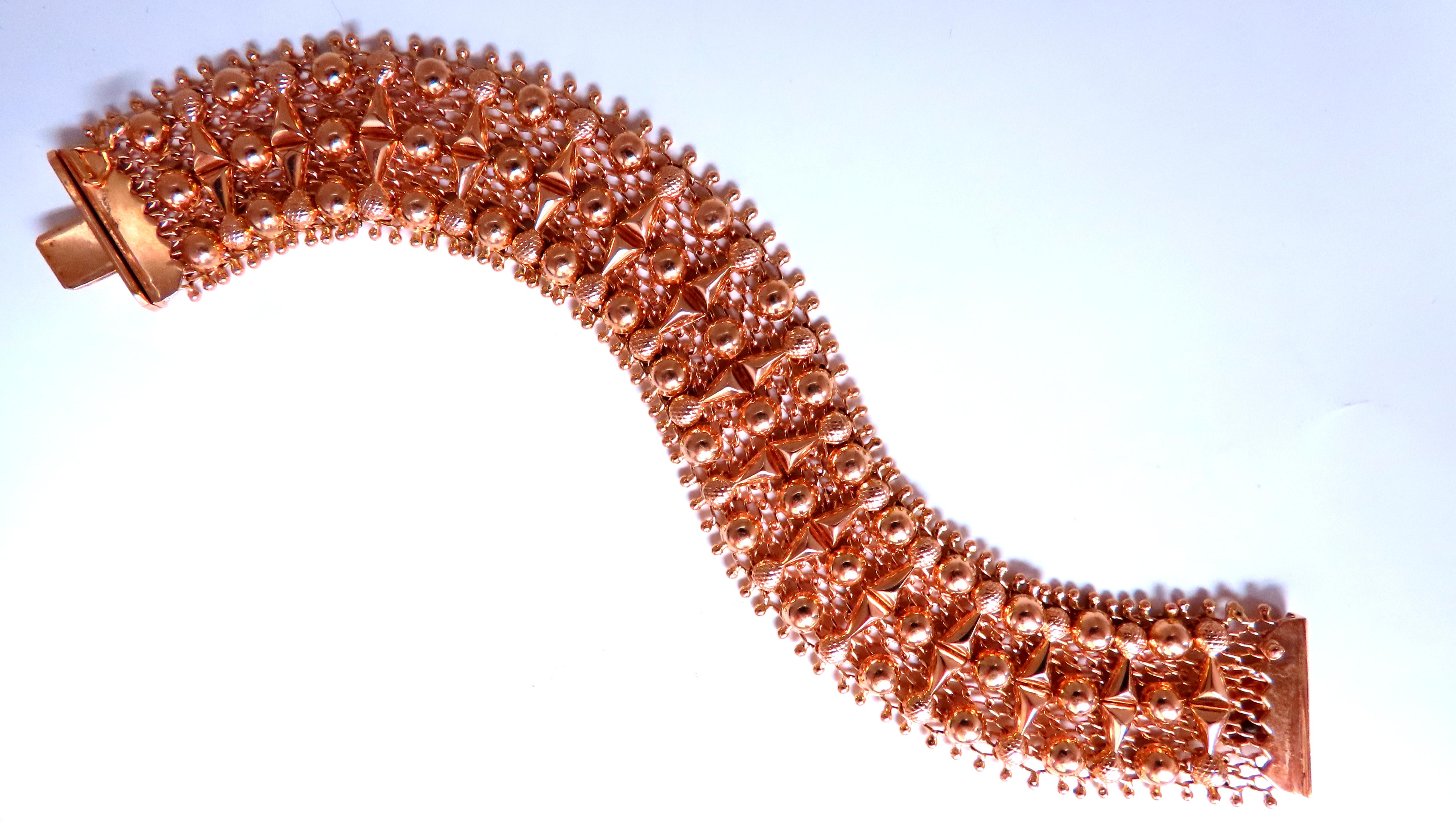 Gorgeous Cosmopolitan Link Cuff Bracelet
25 mm de large
7,5 pouces de long
44 grammes
Or rose 18kt

11 000 $ d'évaluation à accompagner
