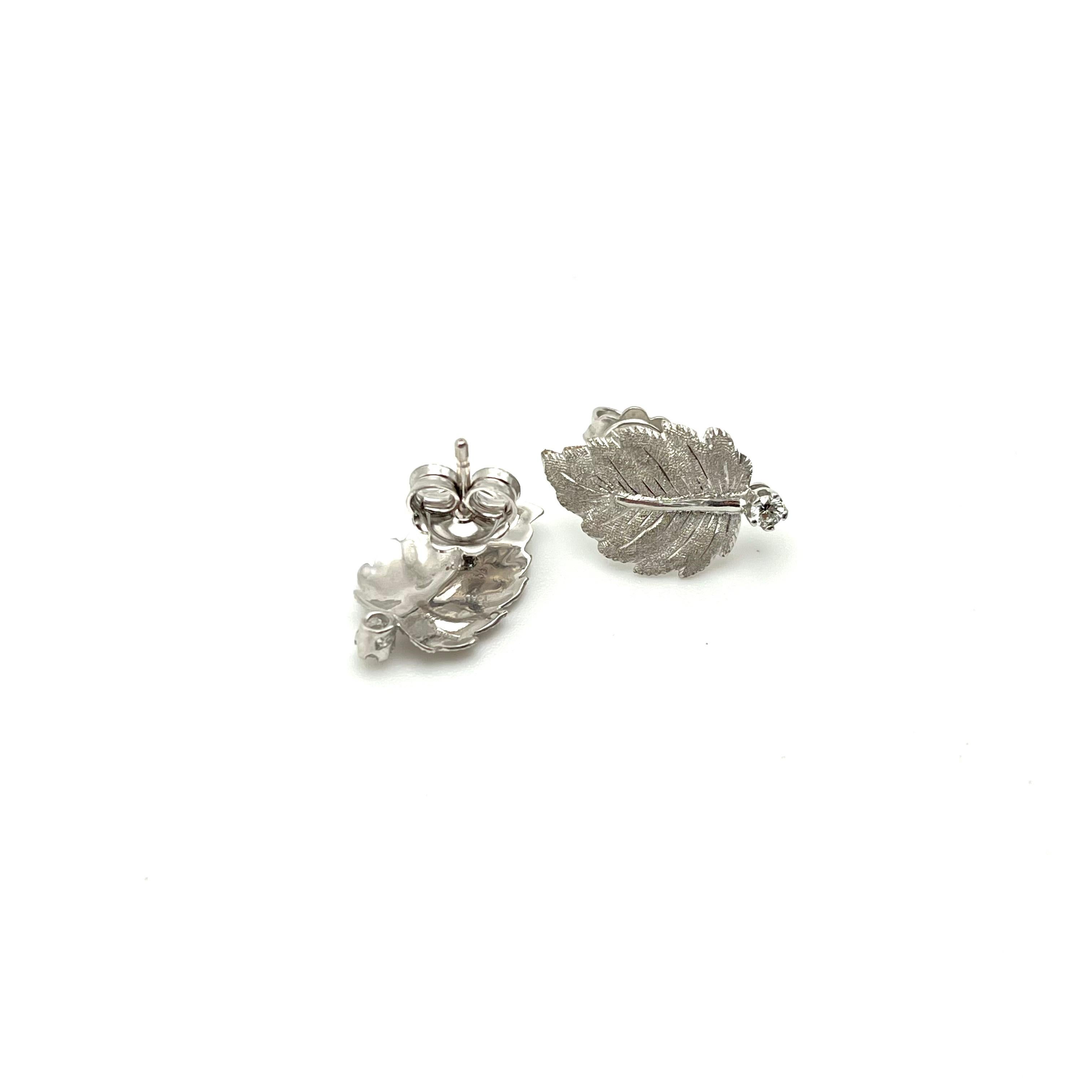 Borchie a foglia con diamante inciso Florentine 18 carati In condizioni ottime in vendita a Lynchburg, VA