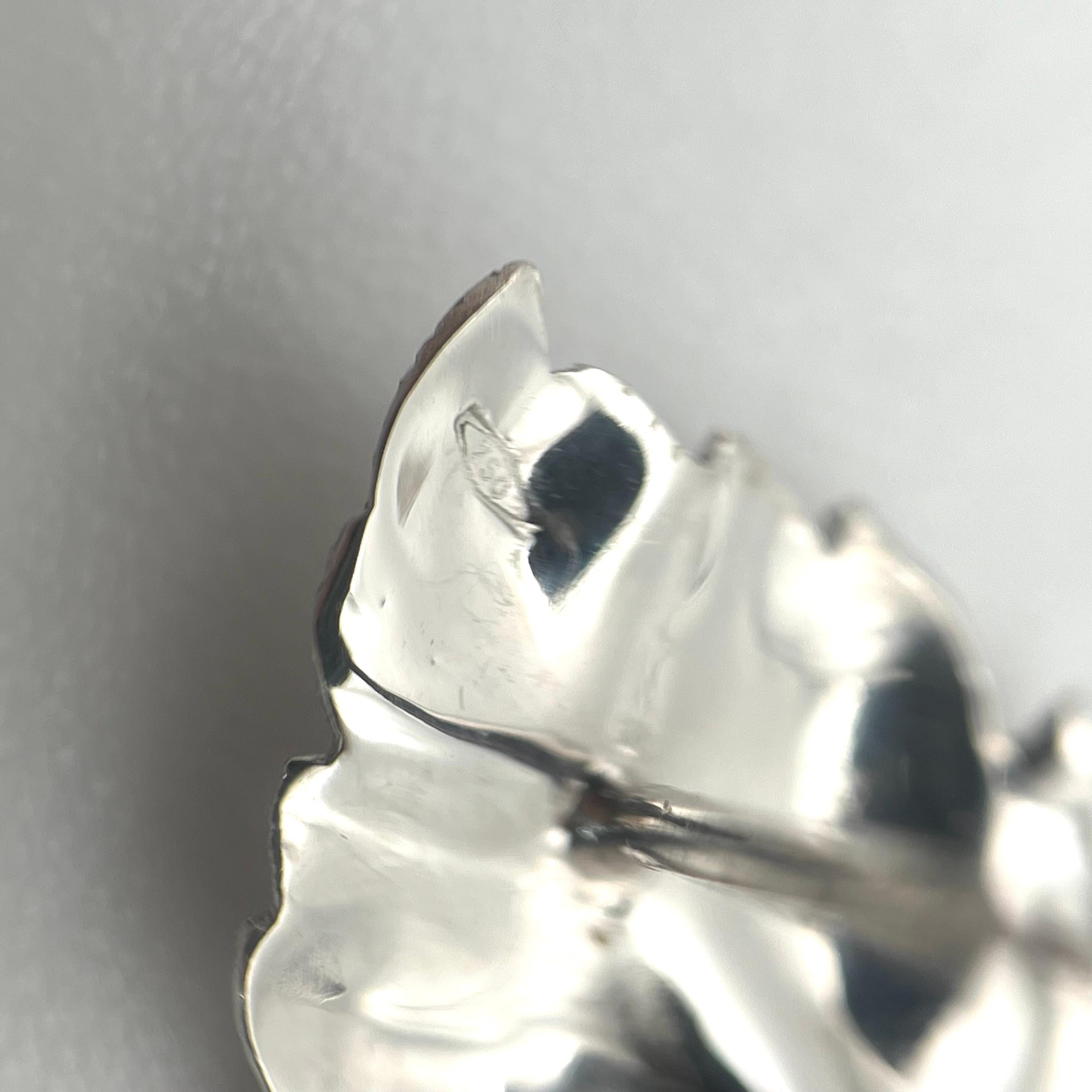 Donna Borchie a foglia con diamante inciso Florentine 18 carati in vendita