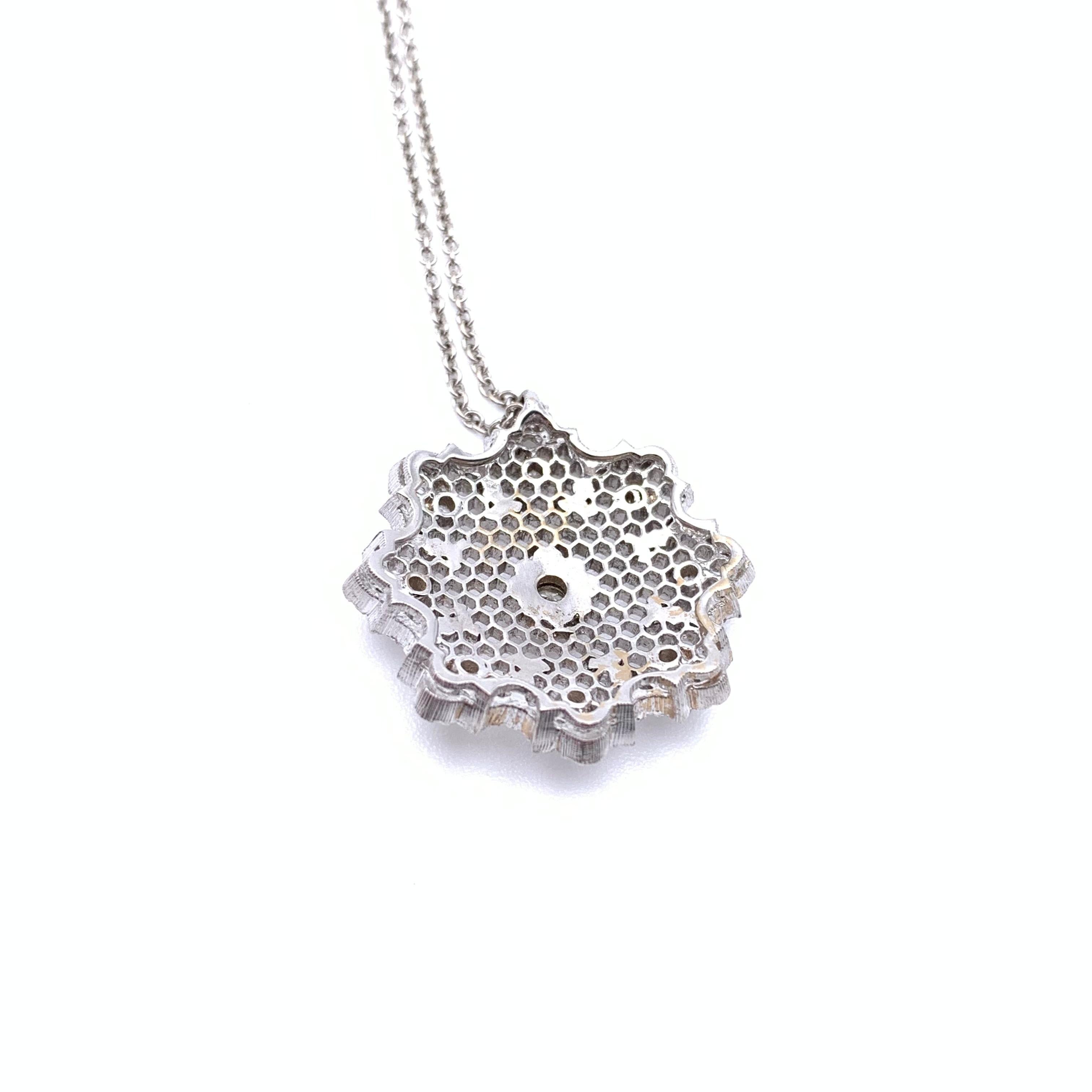 18KT Florentine Engraved Diamond Lattice Pendant with Chain In Good Condition In Lynchburg, VA