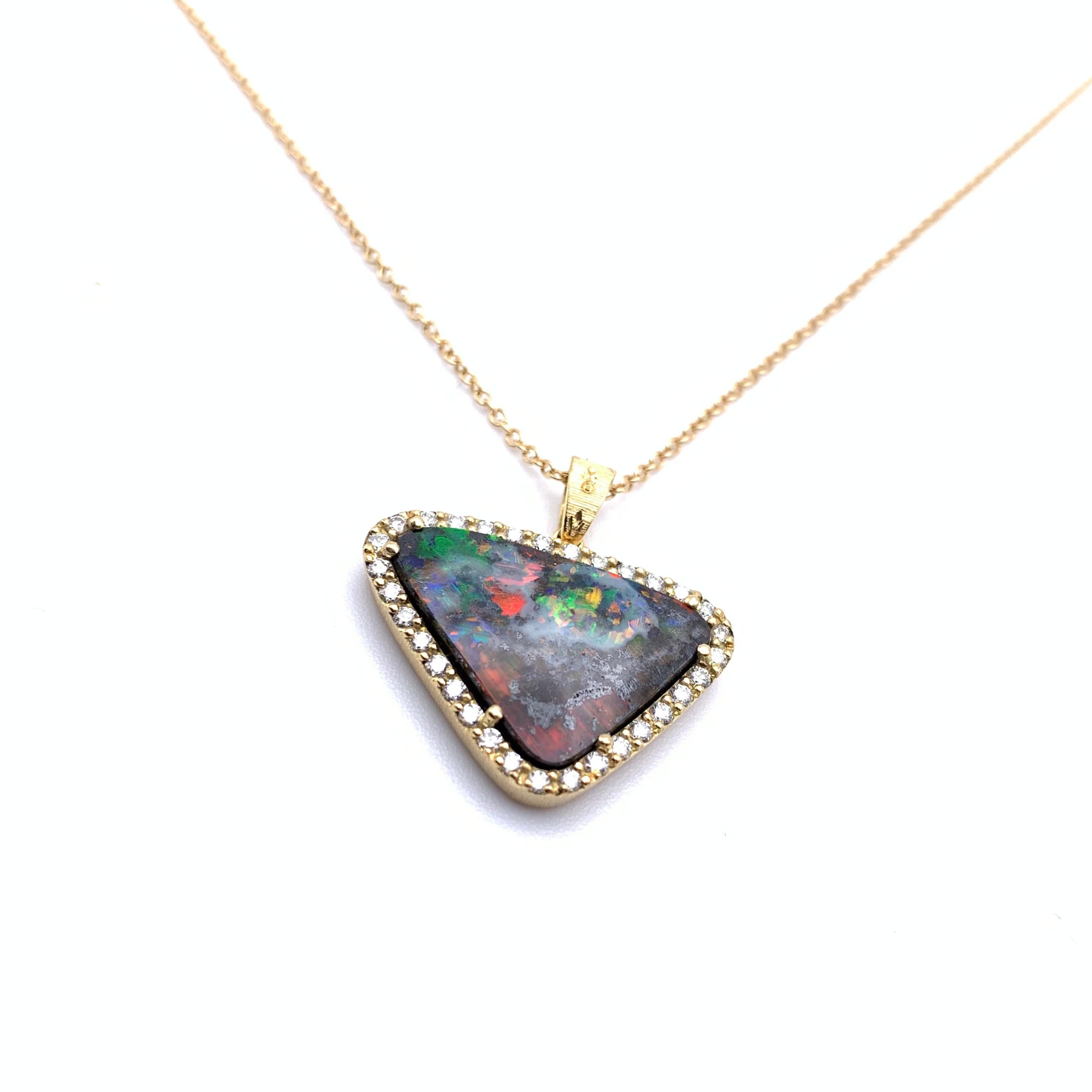 18KT Florentine Engraved Opal and Diamond Halo Necklace In Excellent Condition For Sale In Lynchburg, VA