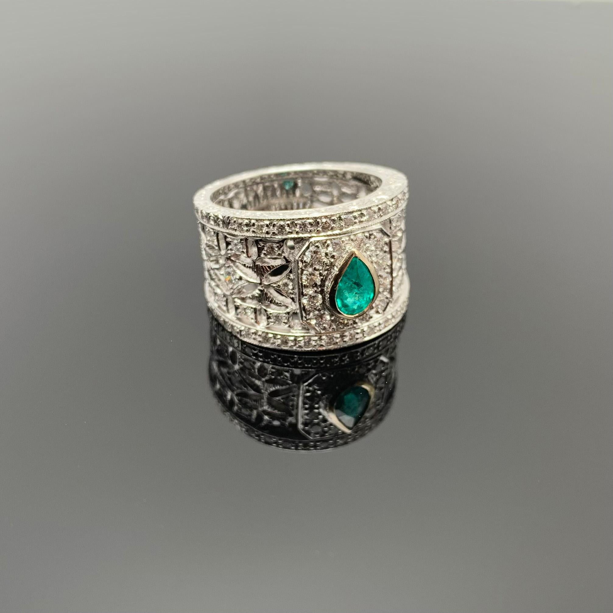 Regency 18KT Florentine Engraved Paraiba Tourmaline & Diamond Ring For Sale