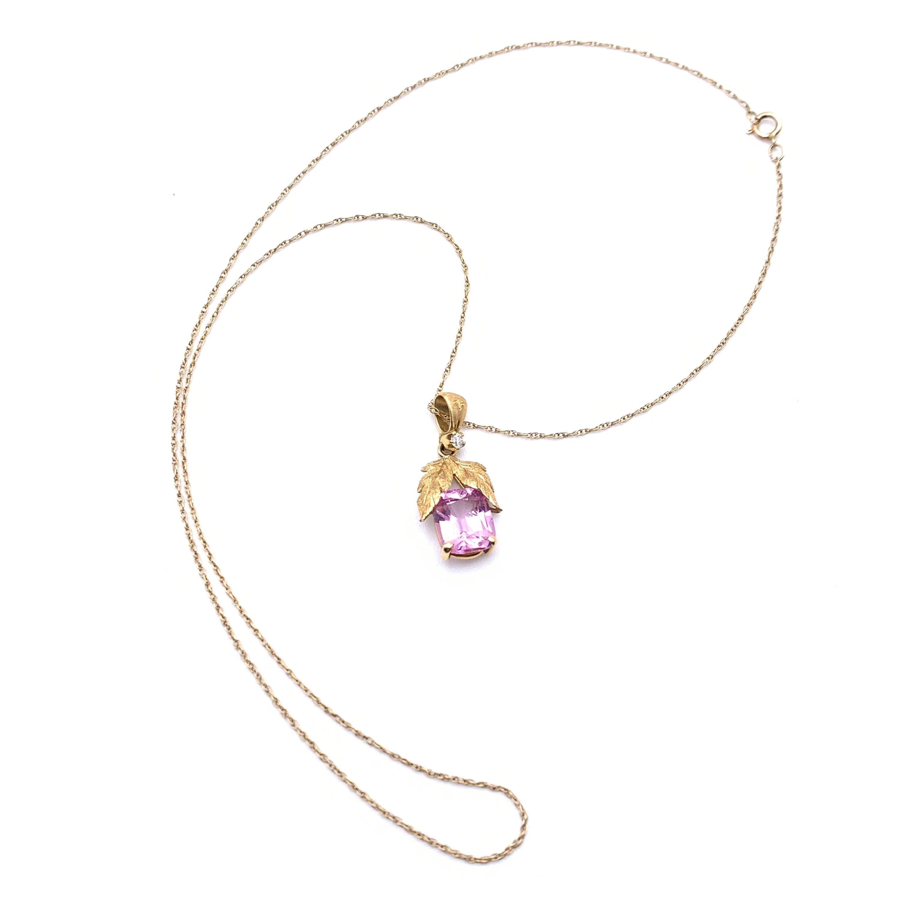 Art Nouveau Collana con Spinello Rosa e Diamante incisa in 18KT Florentine in vendita