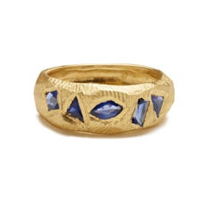 18 Karat Geometric Blue Sapphire Ring