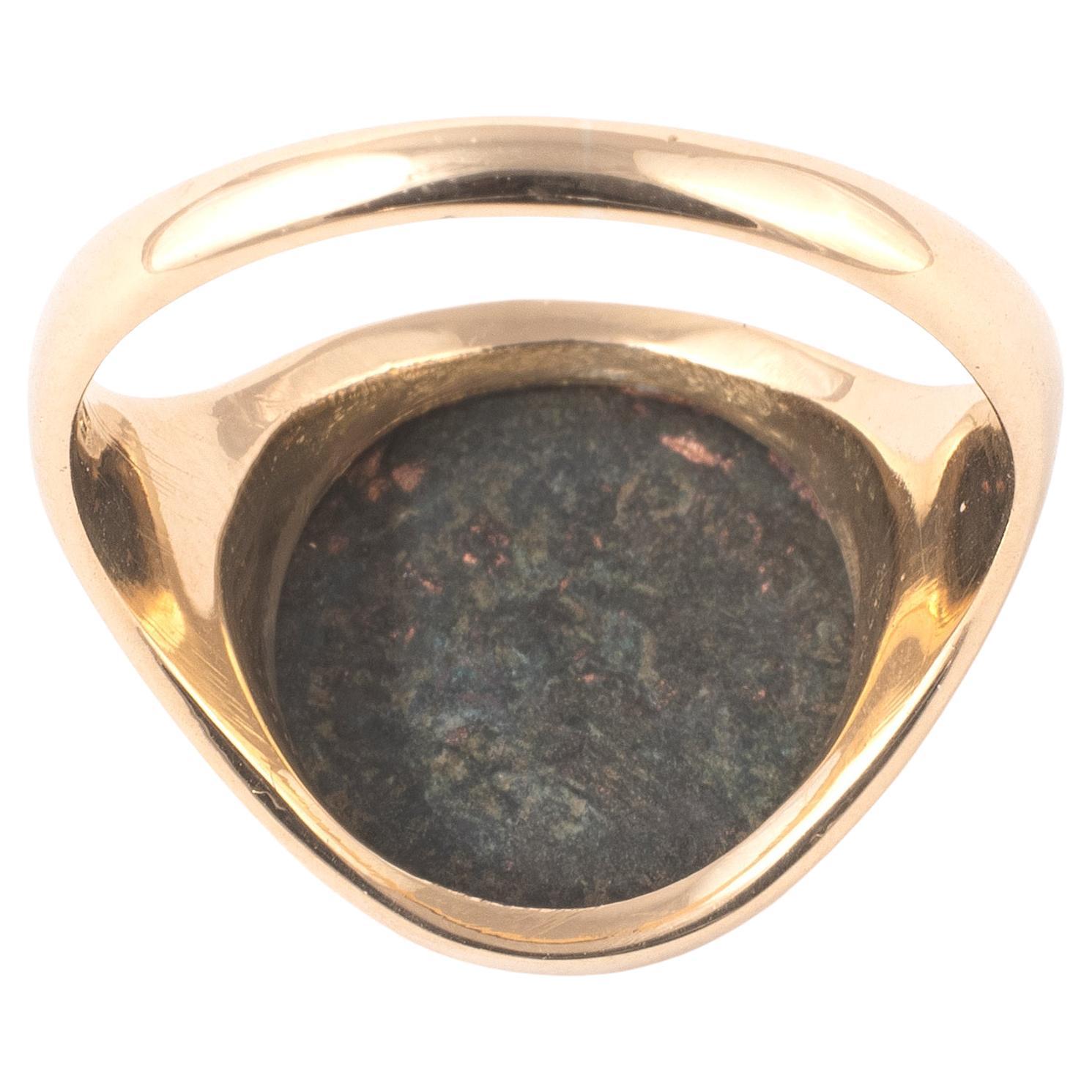 18kt Gold And Early Byzantine Bronze Follis Coin Ring Circa 527-565 D.C. In Excellent Condition In Firenze, IT