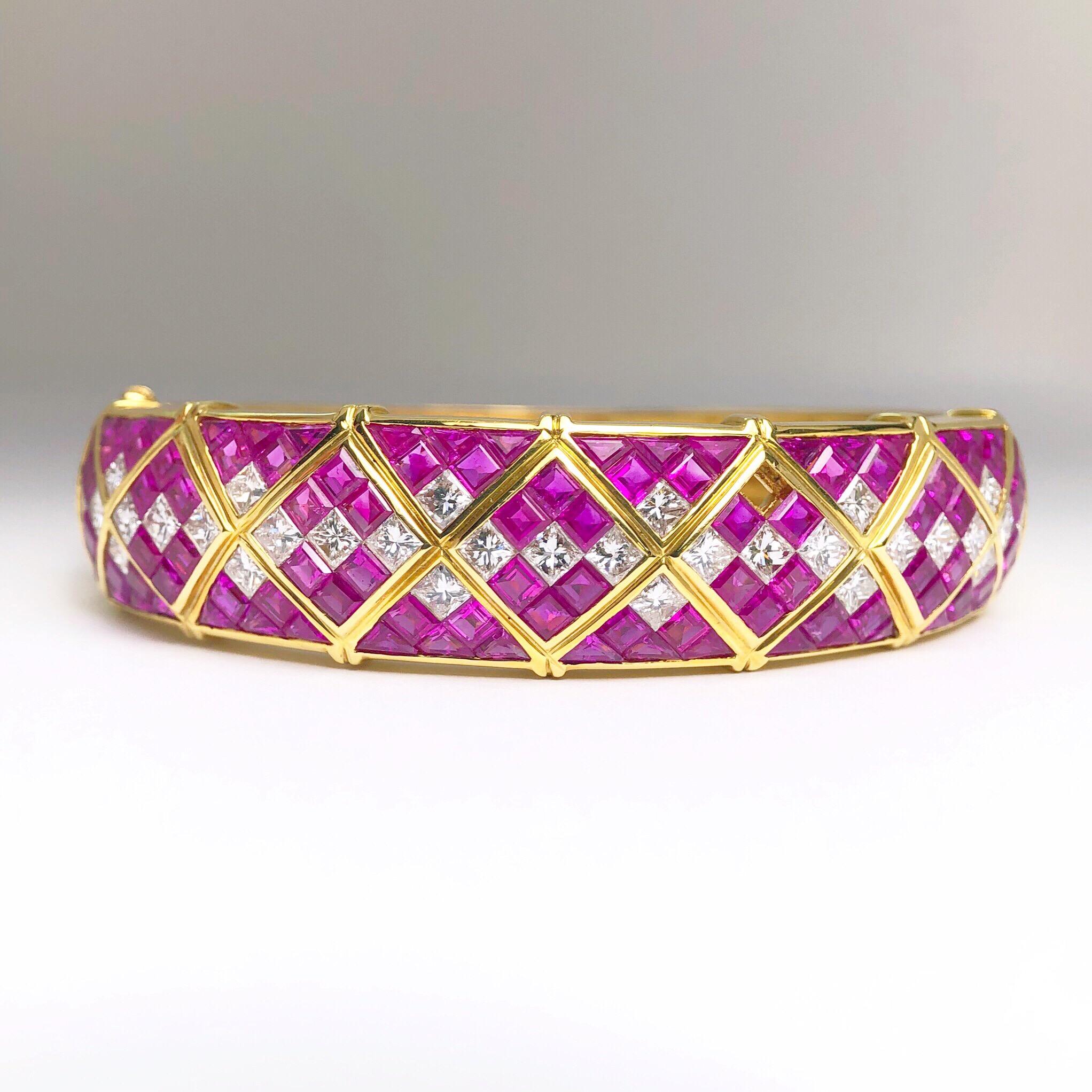 Princess Cut 18Kt Gold, 10.35Ct Pink Sapphire and 3.91Ct Diamond Harlequin Pattern Bracelet For Sale