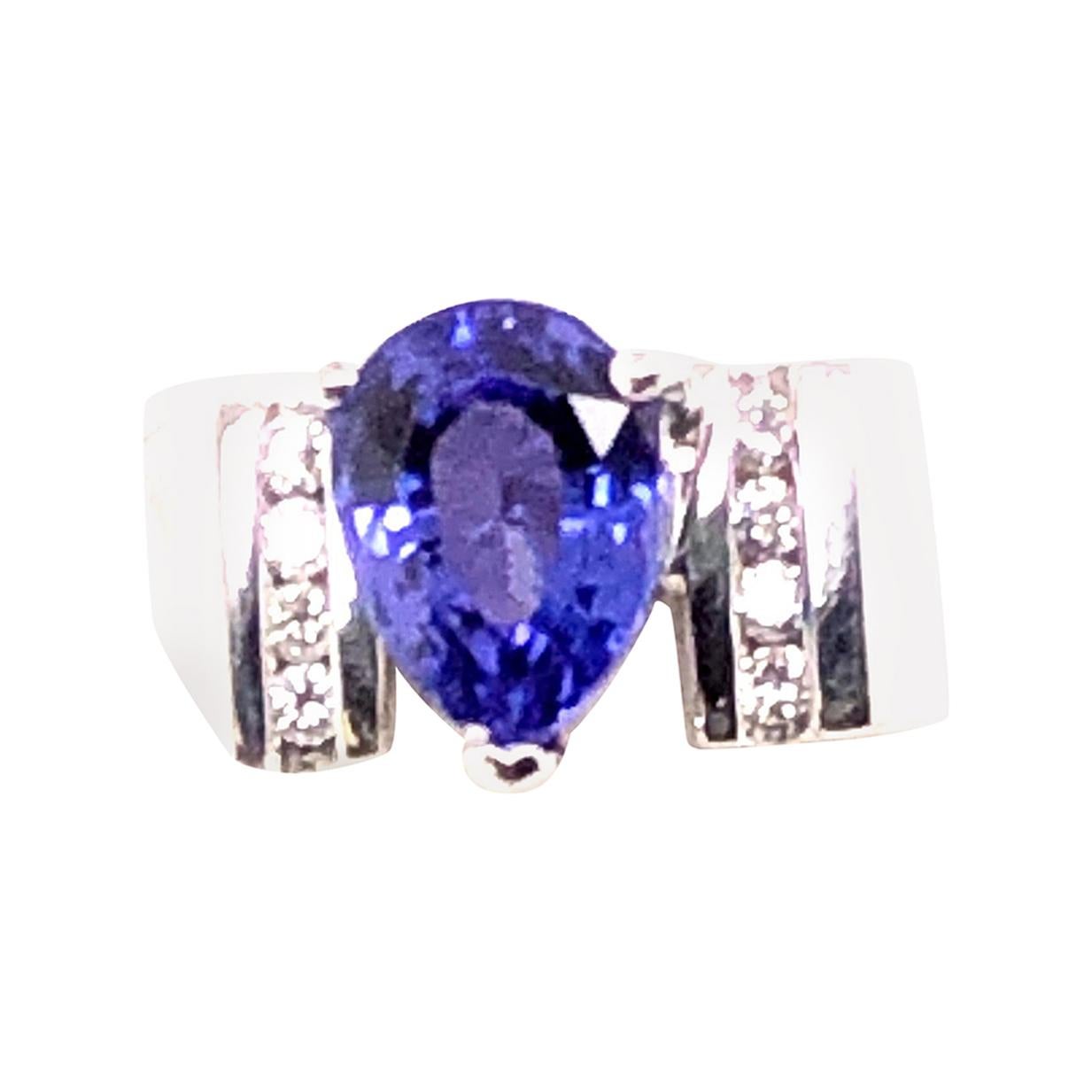 18kt Gold 2.76ct Tanzanite and Diamond Ring