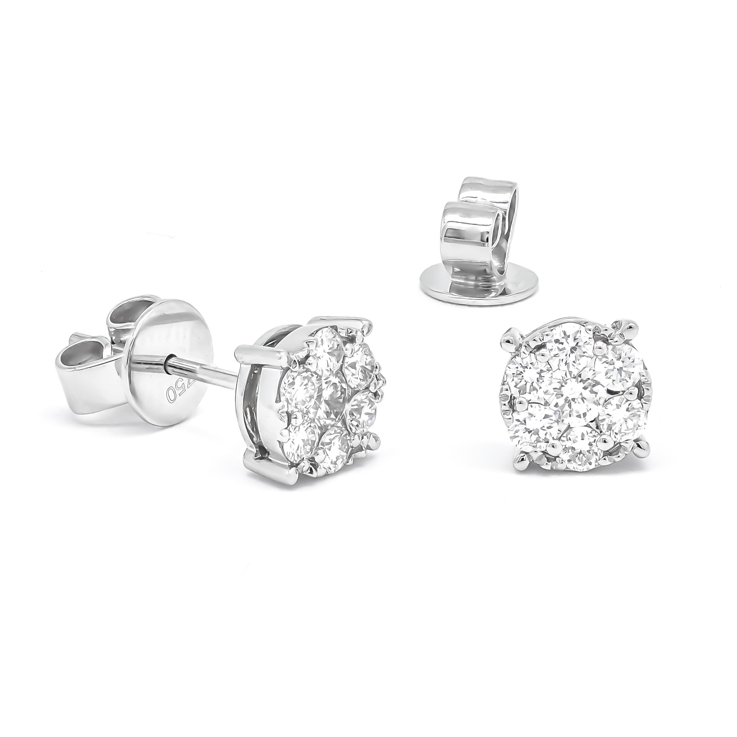 Siamo entusiasti di presentare i nostri squisiti orecchini a grappolo Solitaire, l'epitome della raffinata eleganza e della classe. Questi pezzi perfettamente equilibrati sono stati realizzati con cura per fare un'ottima figura e mostrare il tuo
