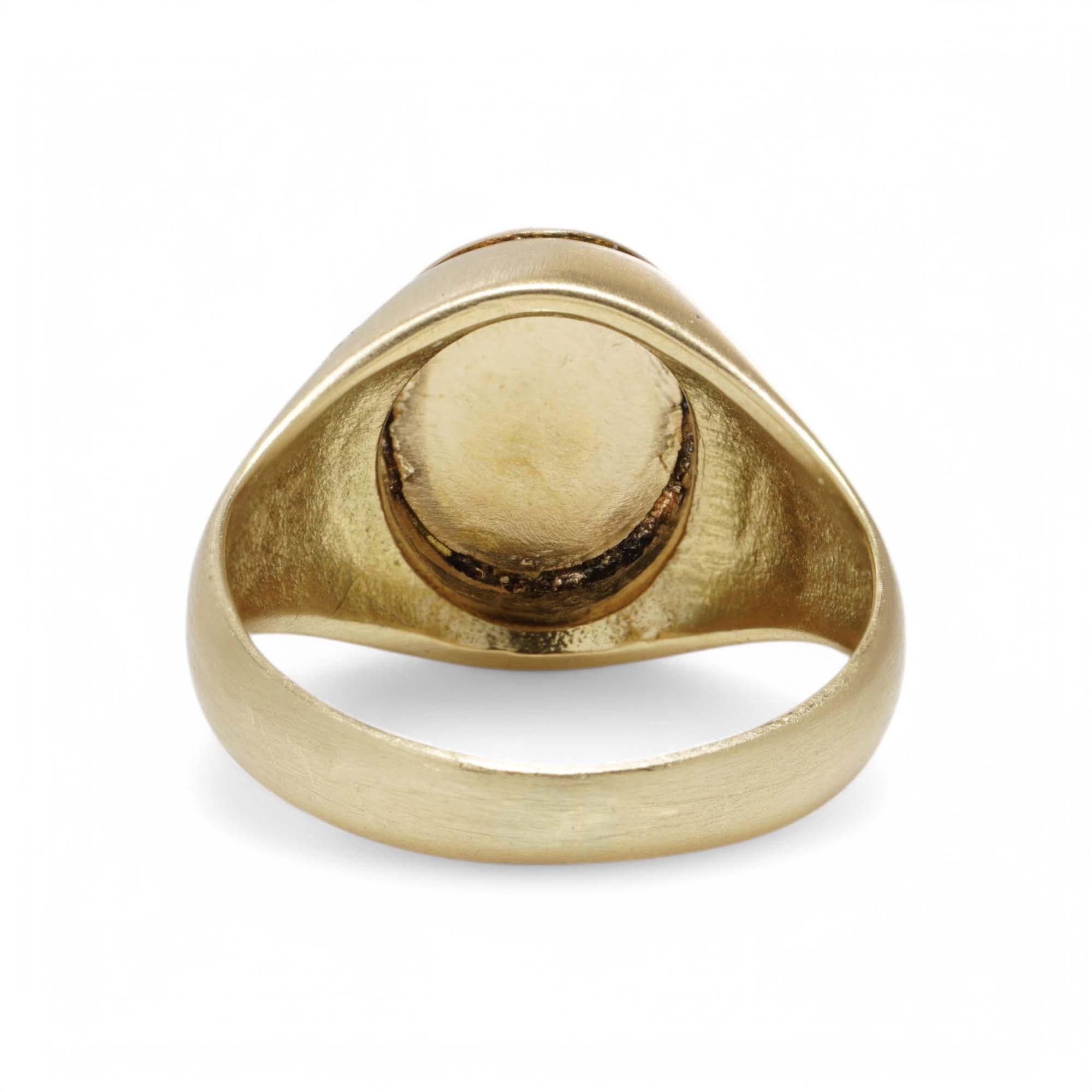 Women's 18kt Gold and Carved Cameo Ring For Sale