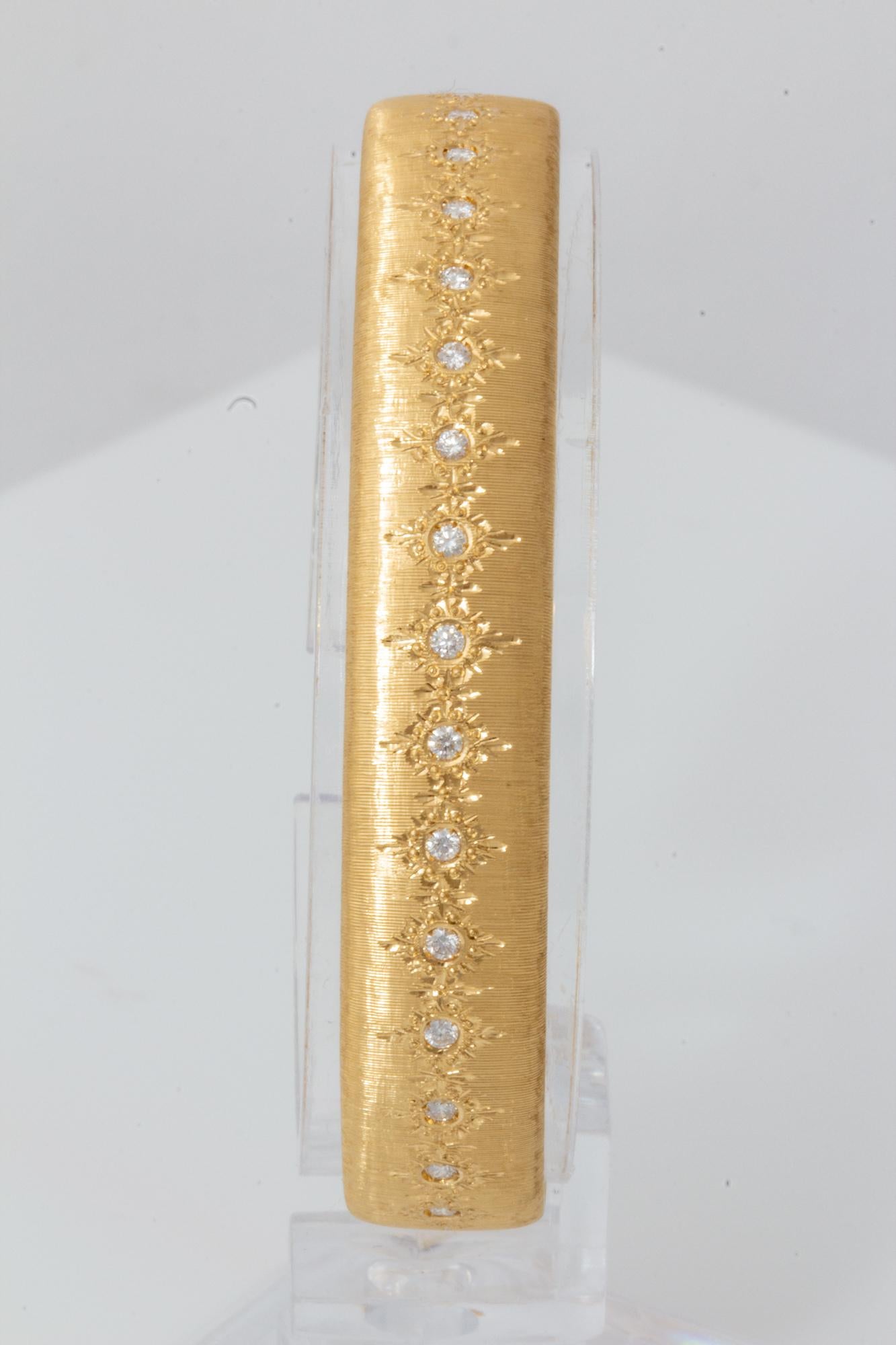 Armband aus 18 Karat Gold und Diamanten mit Florentine-Gravur, Crafted in Italy im Zustand „Neu“ im Angebot in Houston, TX