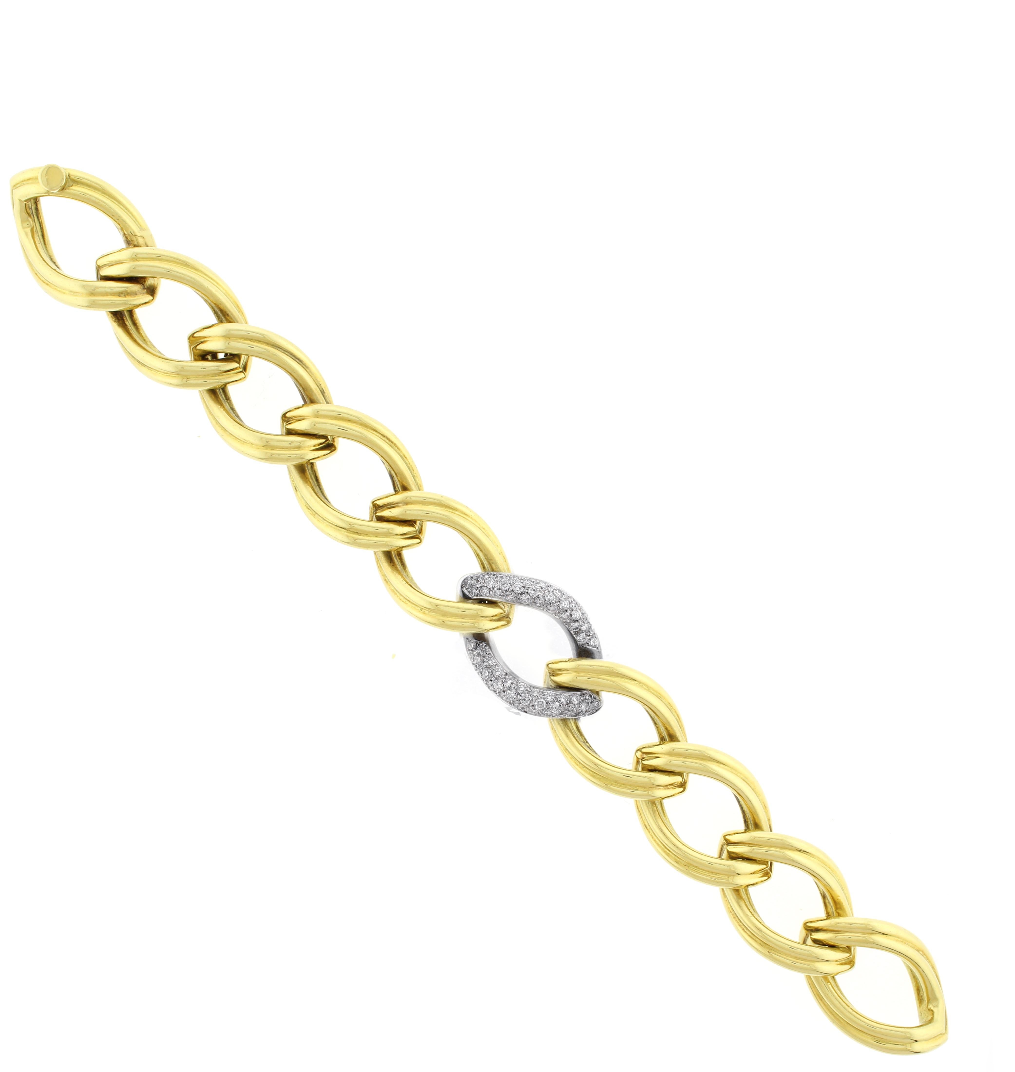 Brilliant Cut 18kt Gold and Diamond Oval Link Bracelet For Sale