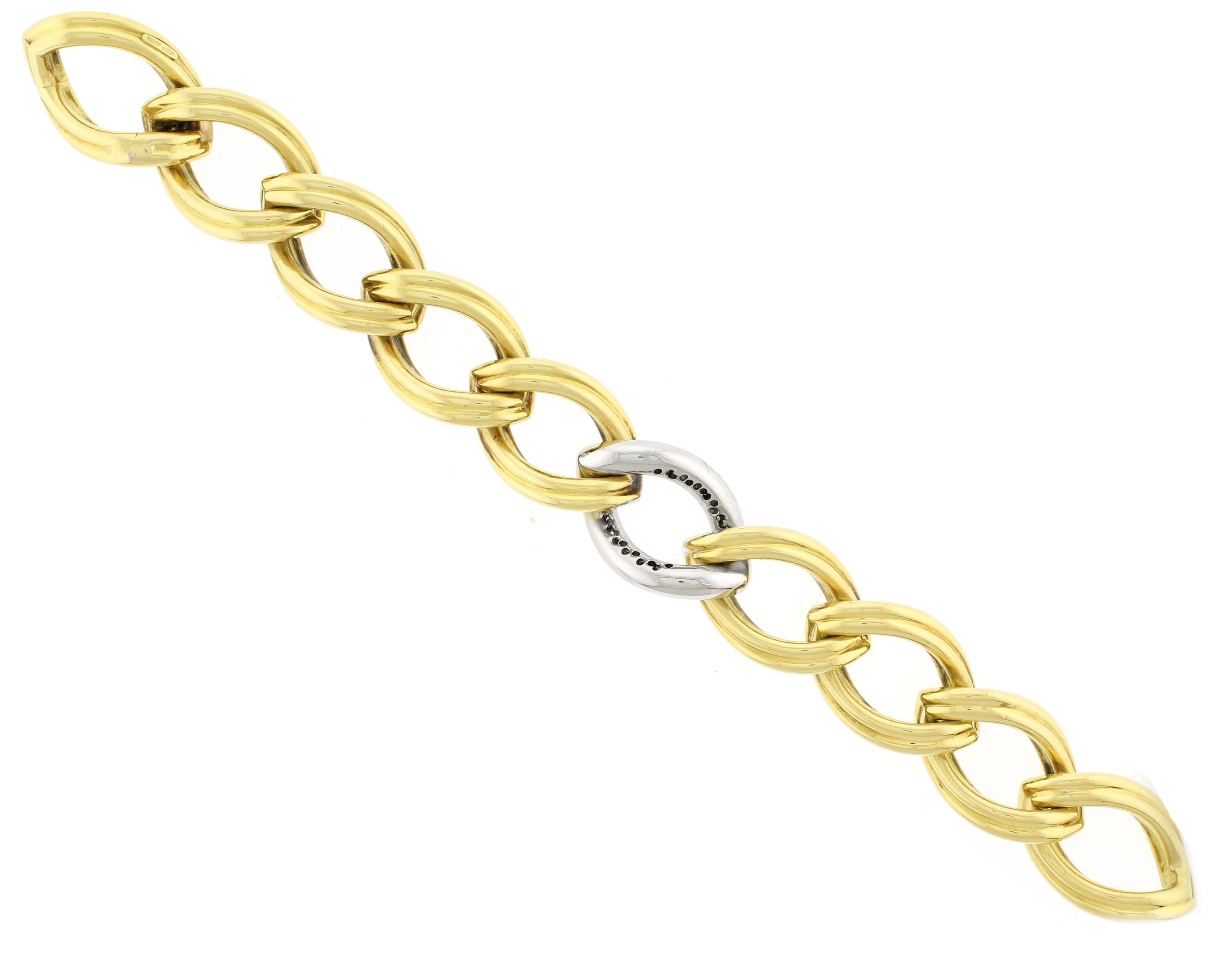 18kt Gold and Diamond Oval Link Bracelet In New Condition For Sale In Bethesda, MD
