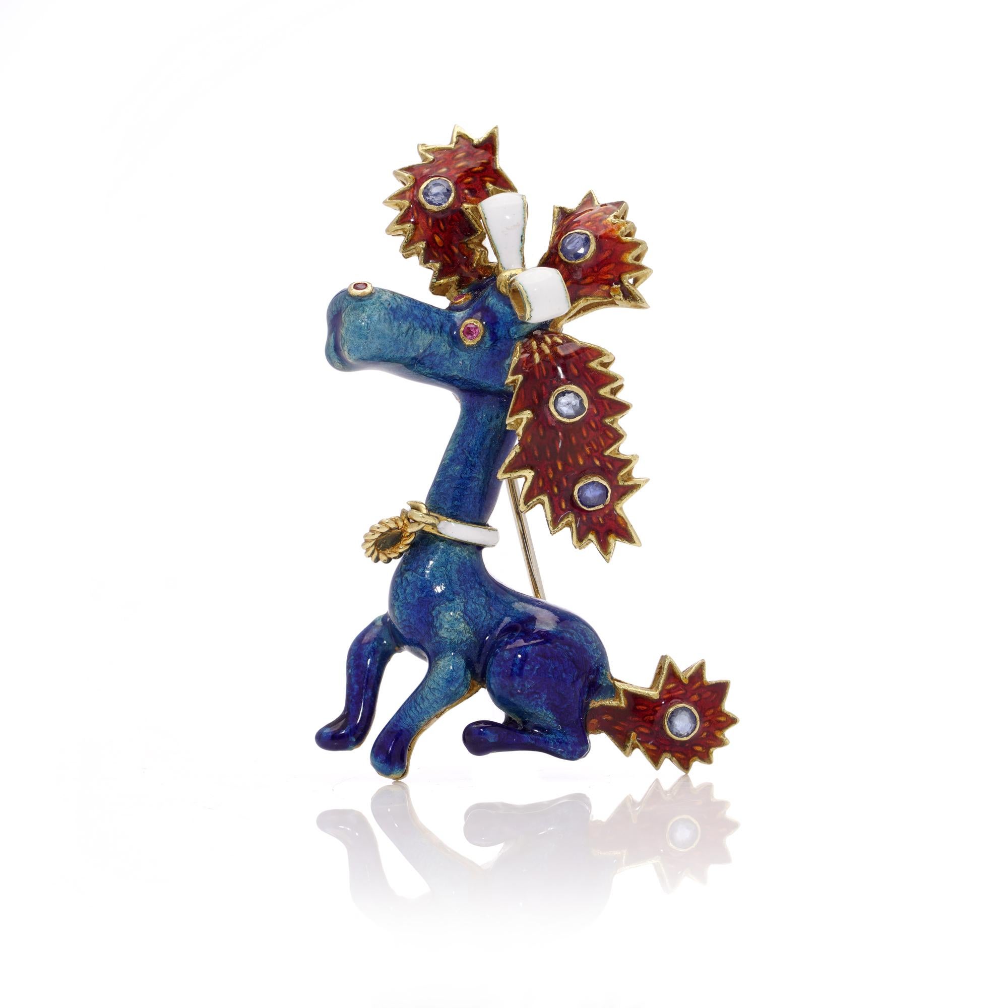 Taille ronde Broche fantaisiste chien caniche en or et émail 18 carats, sertie de saphirs et de rubis en vente
