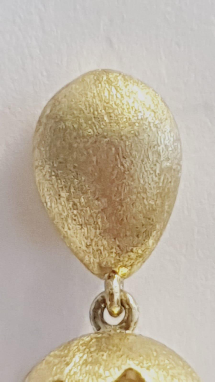 18 Karat Gold und Perlen Elegante Ohrringe zum Hängen Damen im Angebot