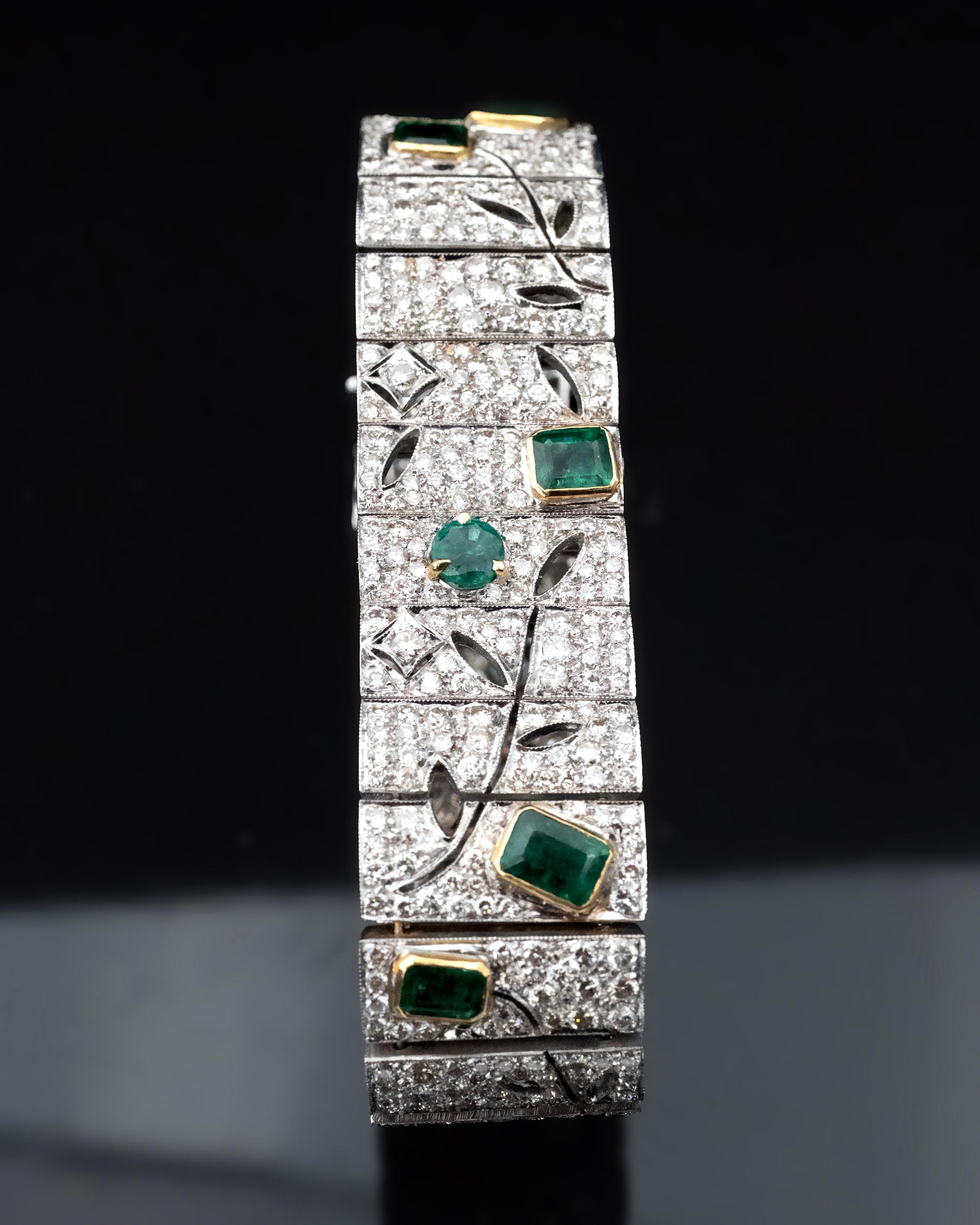 da uomo o donna Bracciale Art Deco in oro 18KT con diamanti e smeraldi e motivo a vite in vendita