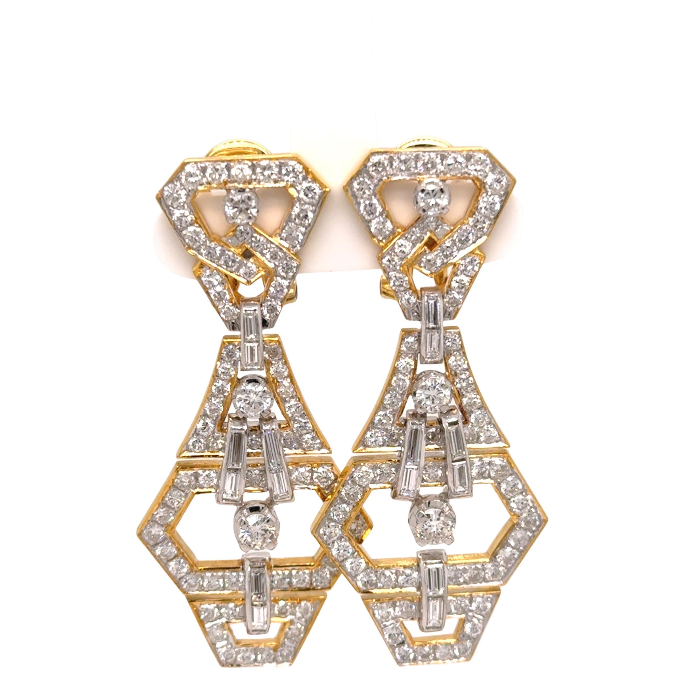 Art Deco Geometric Elegant Set 136 grams 18Kt Gold with Diamonds 21.48 cts For Sale 4