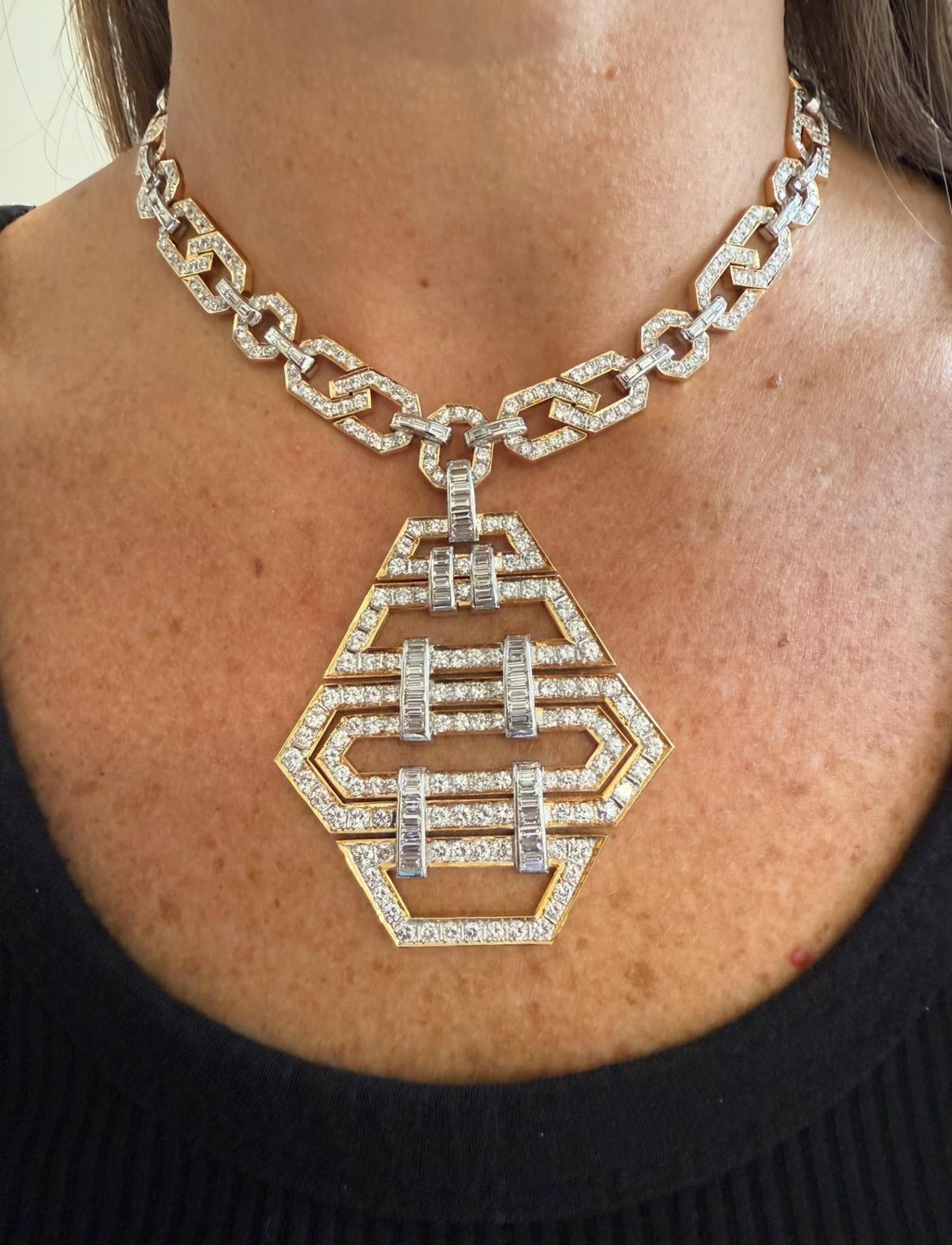 Art Deco Geometric Elegant Set 136 grams 18Kt Gold with Diamonds 21.48 cts For Sale 2