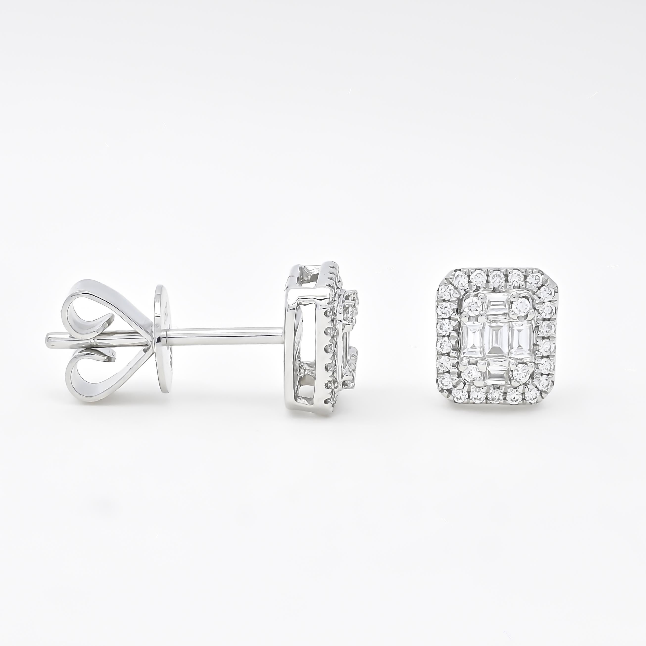 Art Deco 18KT Gold Baguette Diamonds Halo Cluster Emerald Illusion Stud Earrings E56027A For Sale