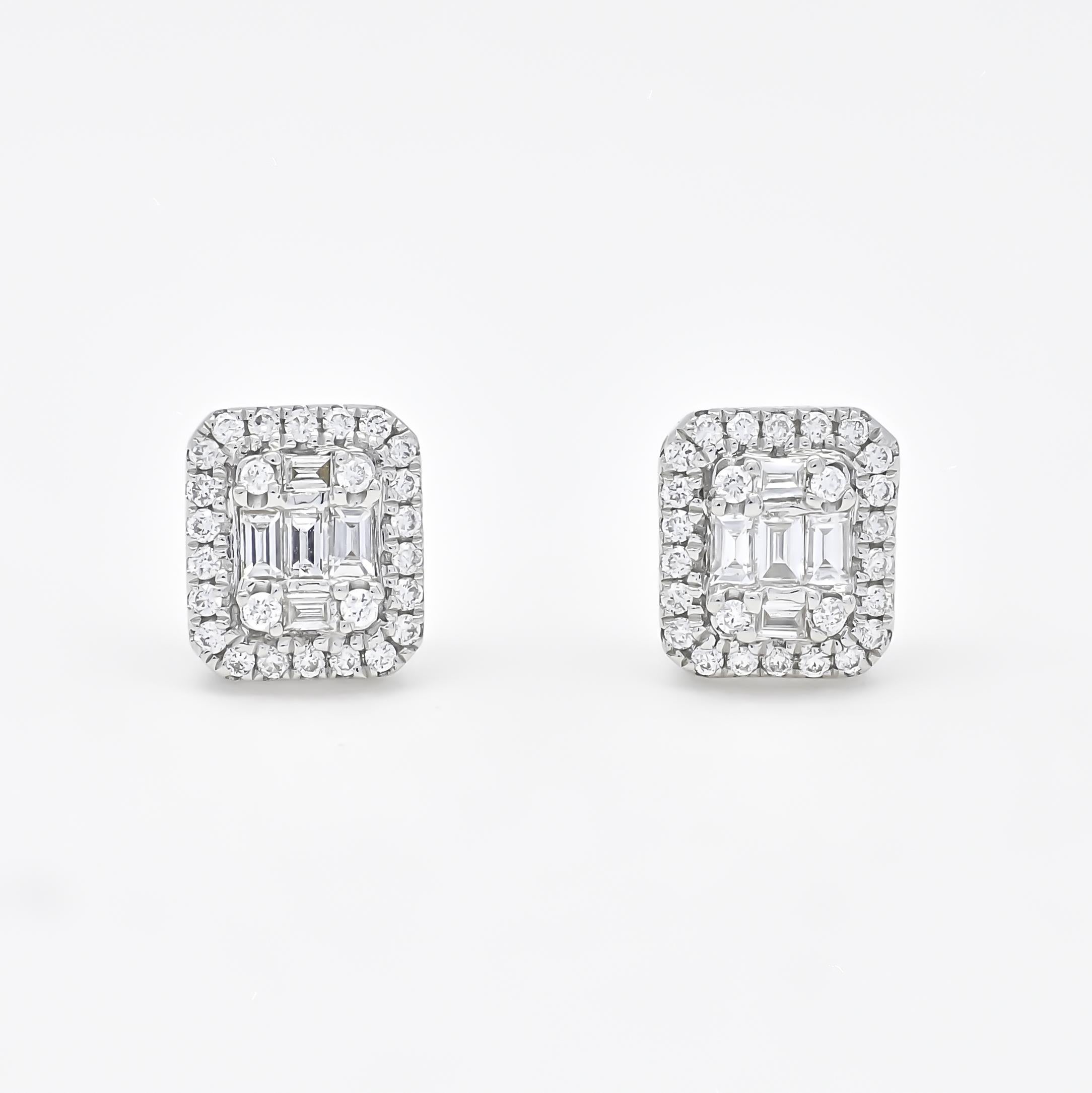 18KT Gold Baguette Diamonds Halo Cluster Emerald Illusion Stud Earrings E56027A For Sale 2
