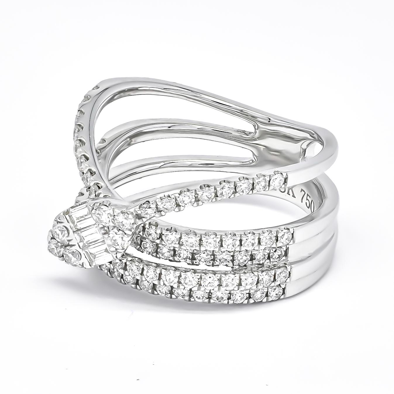 Modern Natural Diamond 1.25 carats 18 Karat White Gold VVS Cocktail Ring  For Sale