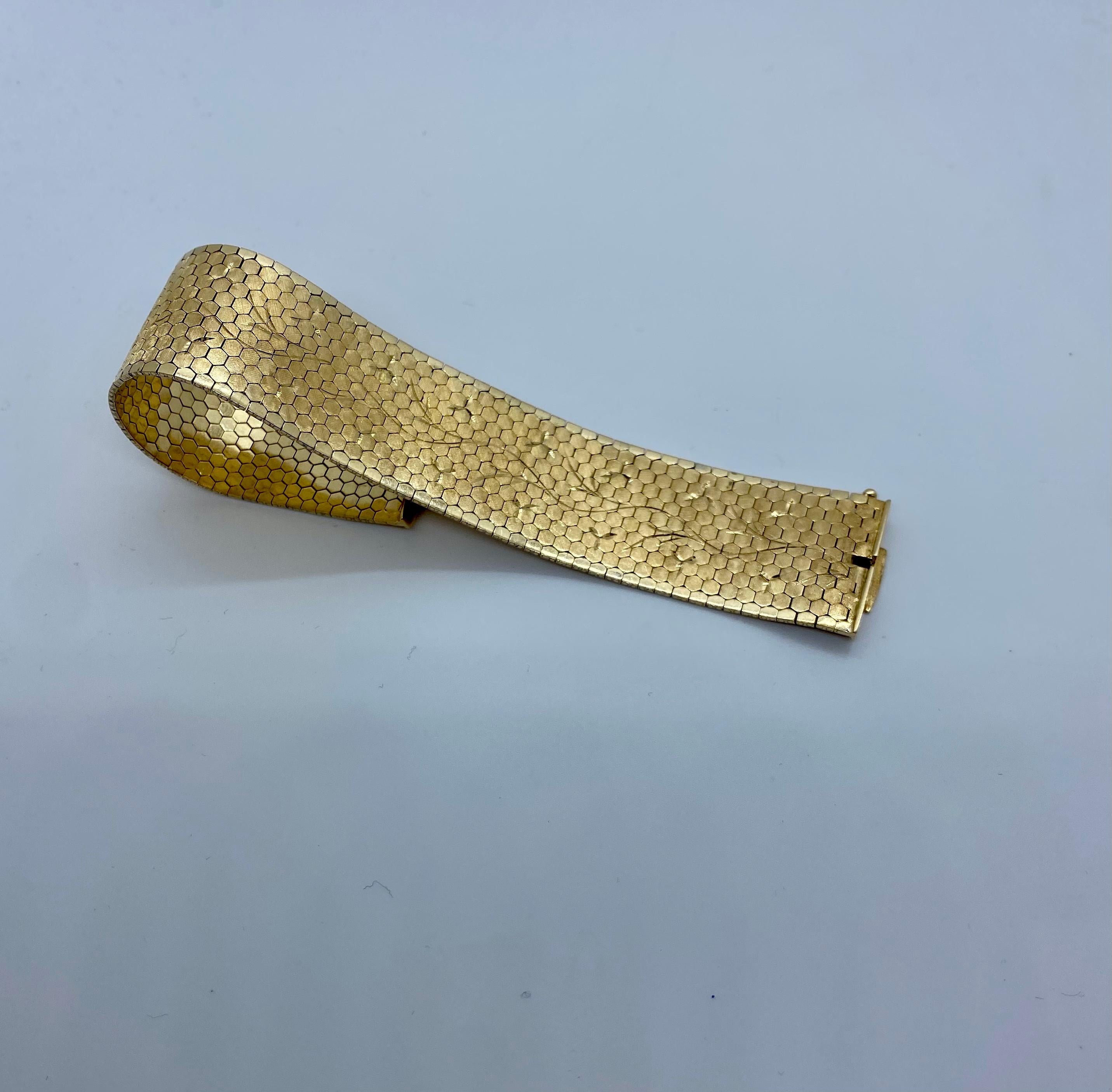 Women's or Men's 18kt Gold Band Bracelet For Sale