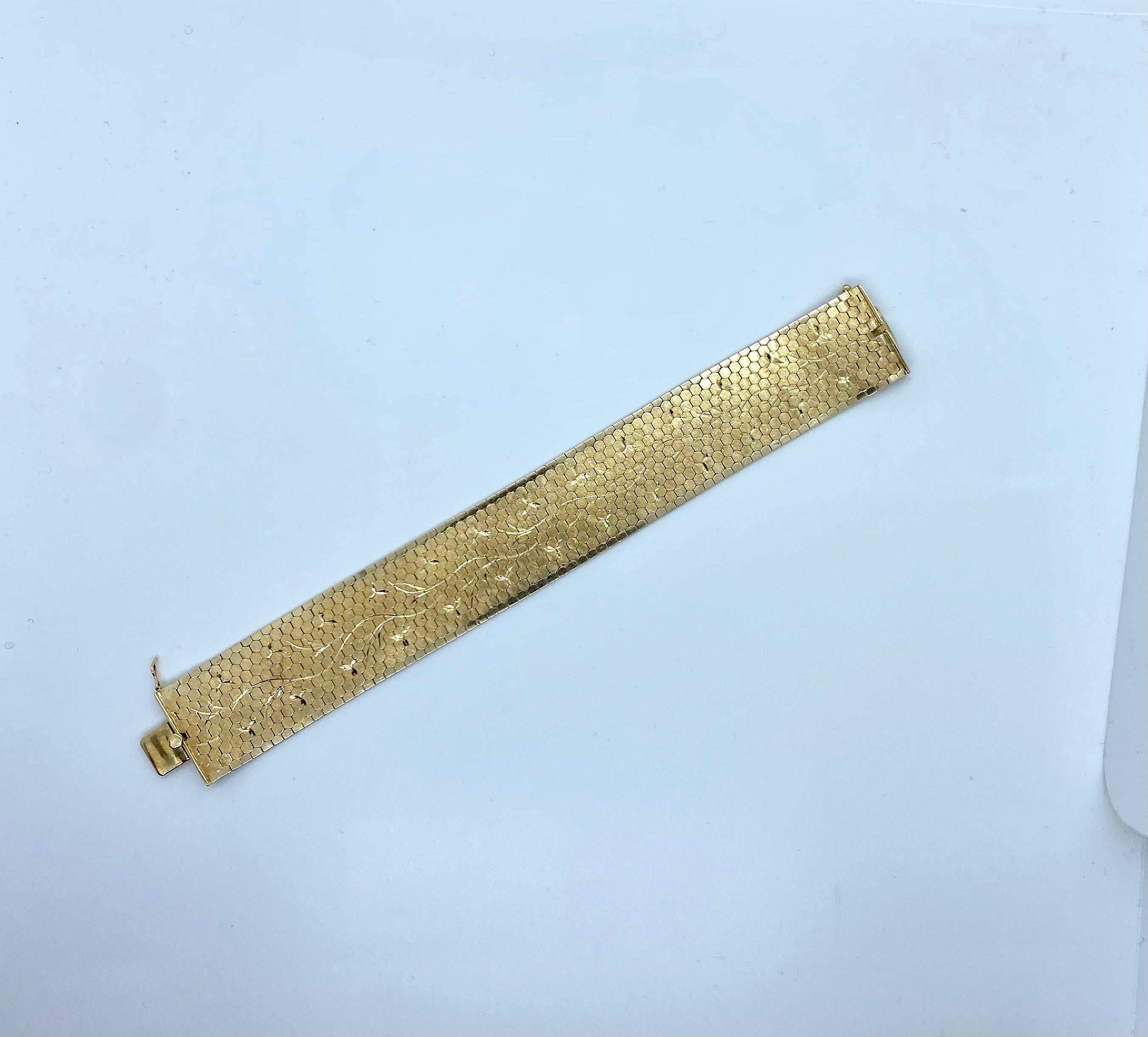 18kt Gold Band Bracelet For Sale 1