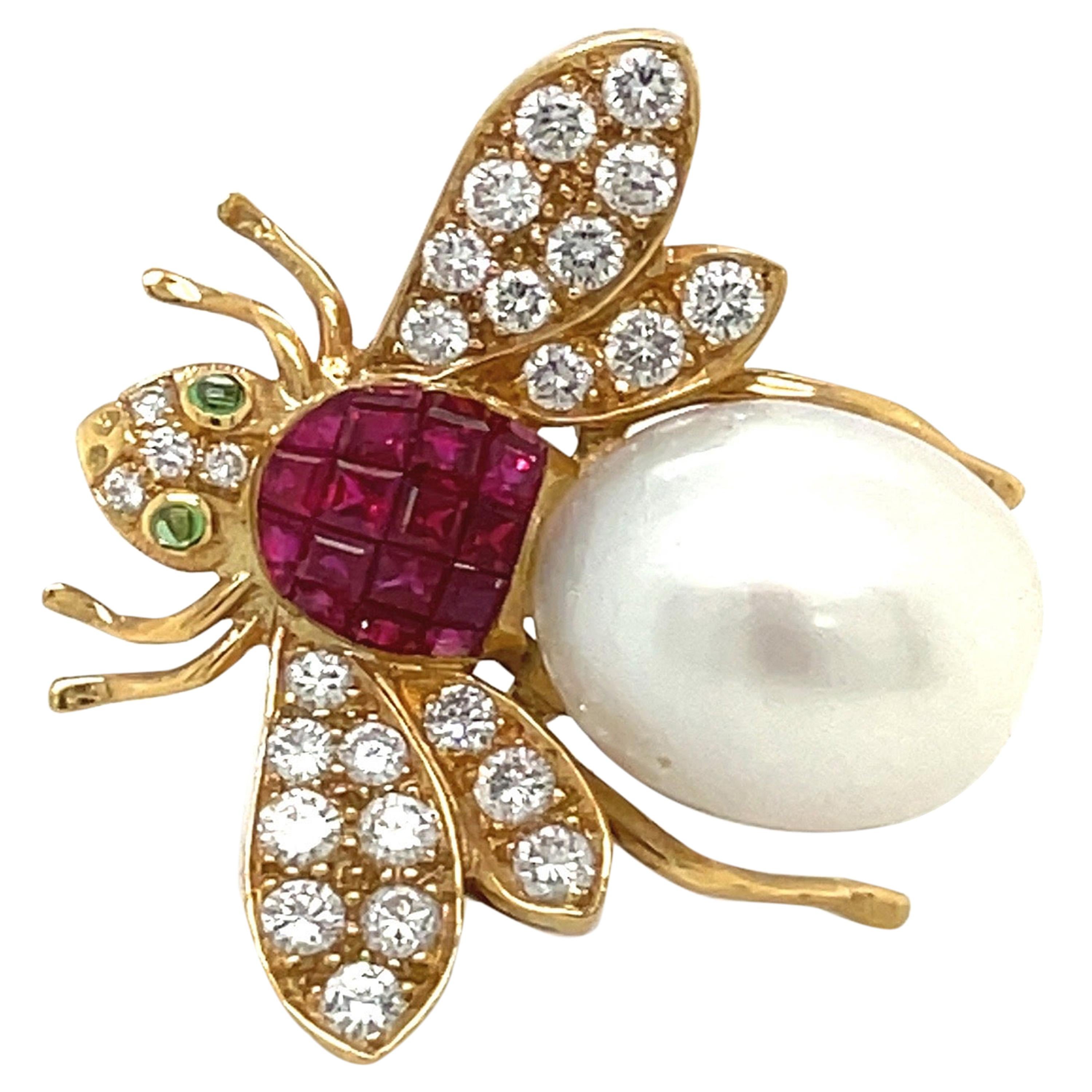 Broche abeille en or 18 carats avec diamants de 0,94 carat, rubis de 1,77 carat et perle des mers du Sud