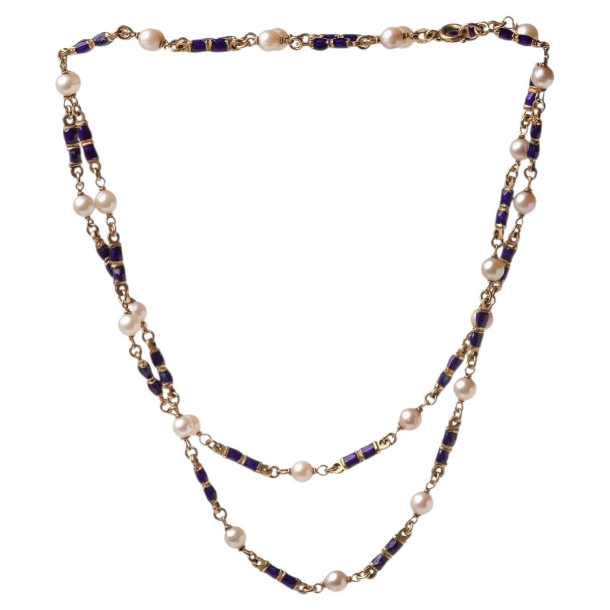 Collier à chaîne de protection en or 18 carats, émail bleu et perles de rocaille en vente