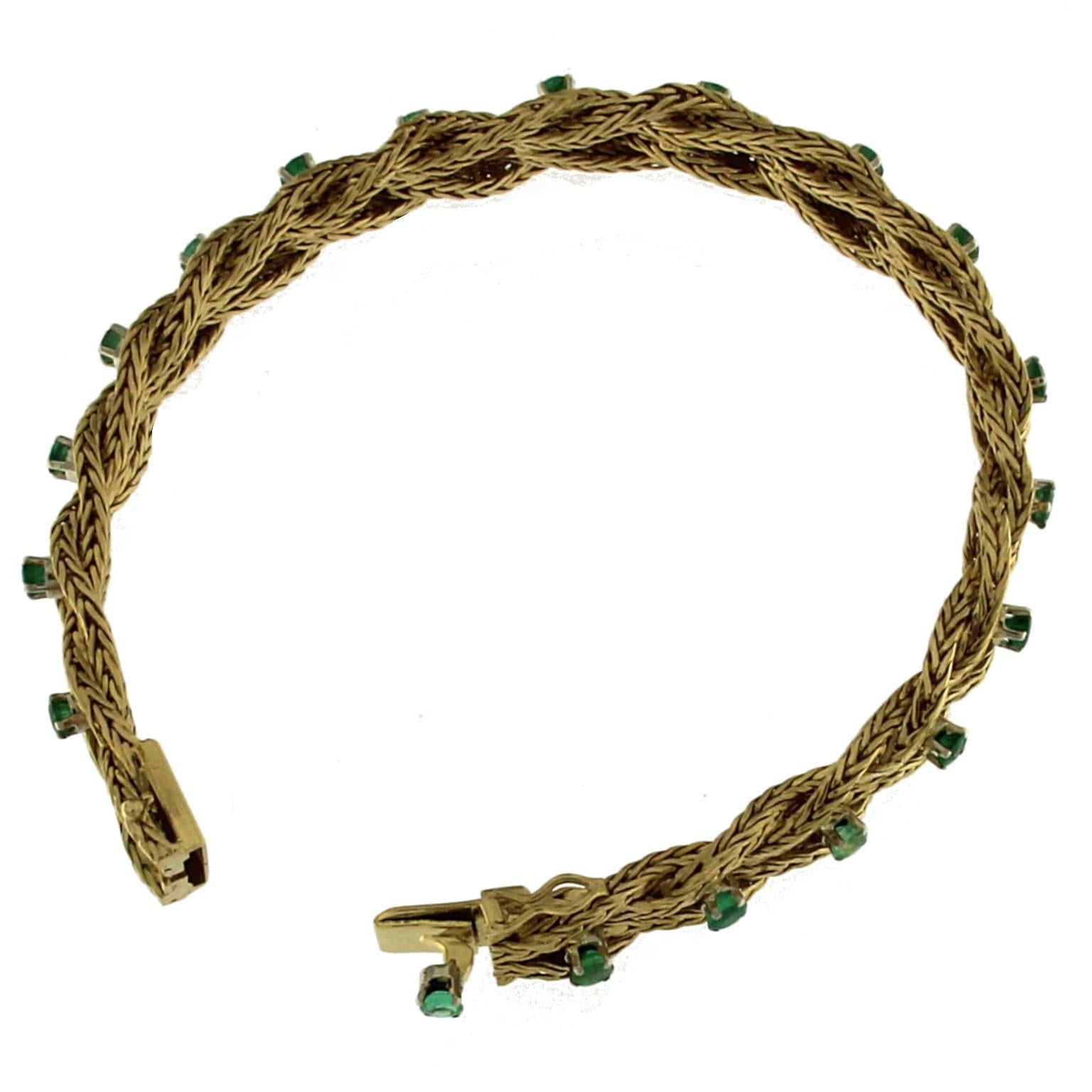 18 Karat Gold Bracelets Set of 4 Diamond Zaphire Emerald and Ruby For Sale 8