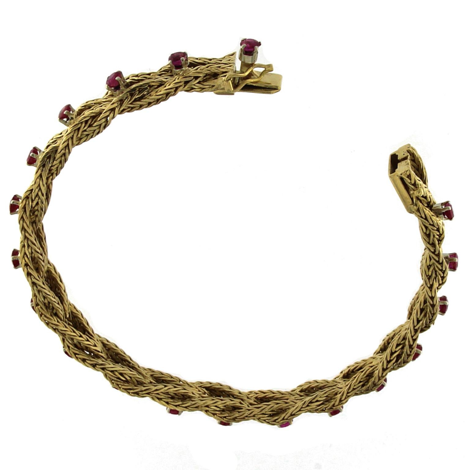 Bracelets en or 18 carats sertis de 4 diamants, saphirs, émeraudes et rubis en vente 13