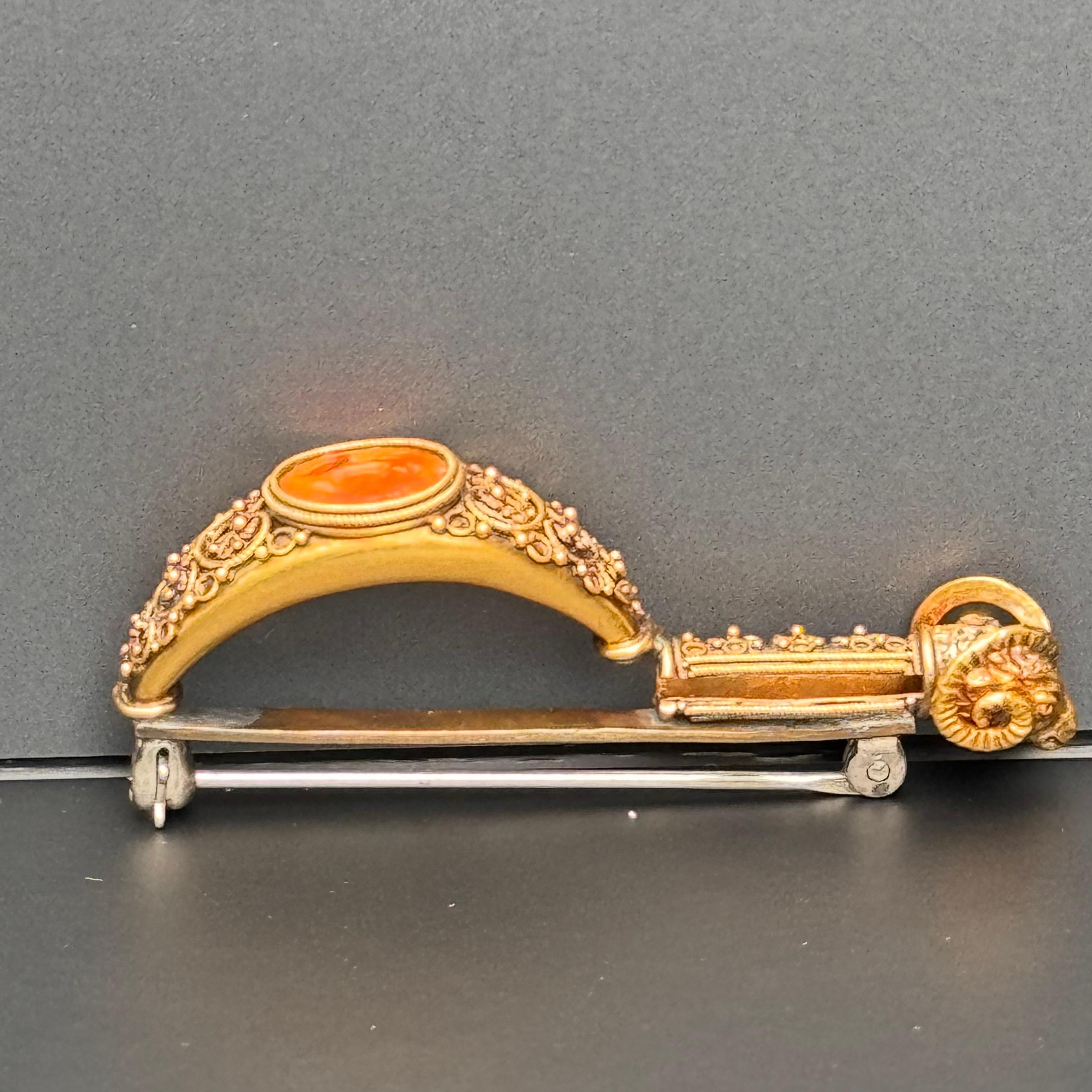 18kt gold Carnelian Cameo Archaeological Revival Fibula Brooch For Sale 5