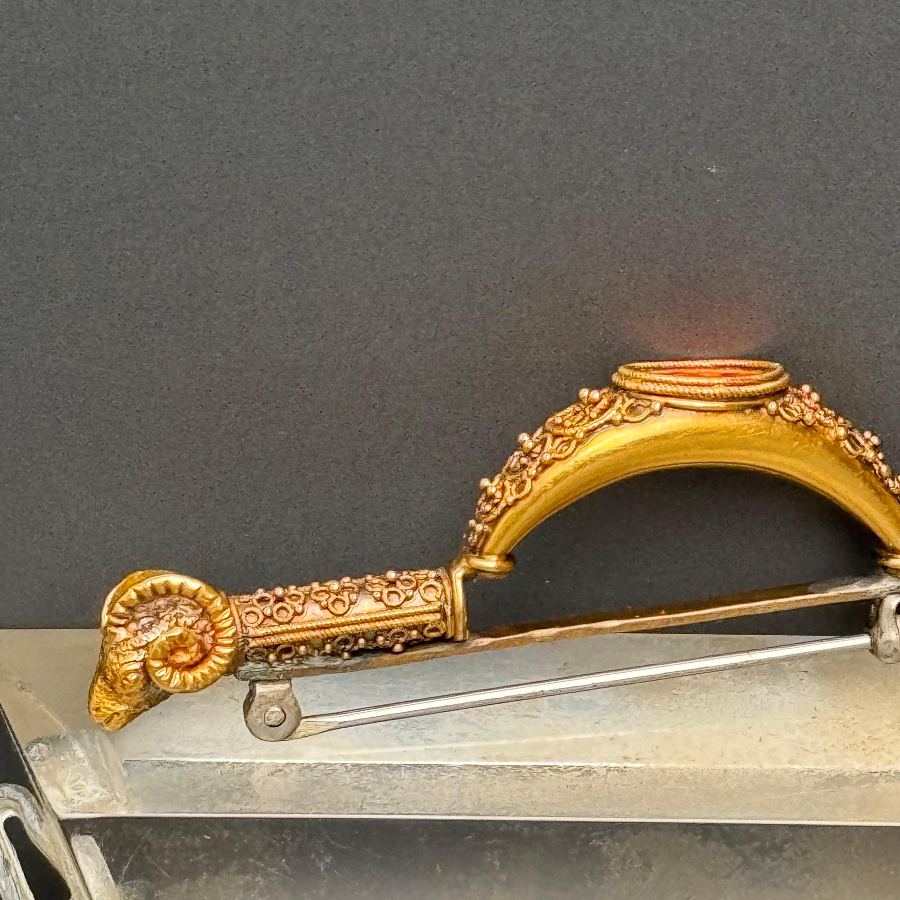18kt gold Carnelian Cameo Archaeological Revival Fibula Brooch For Sale 6