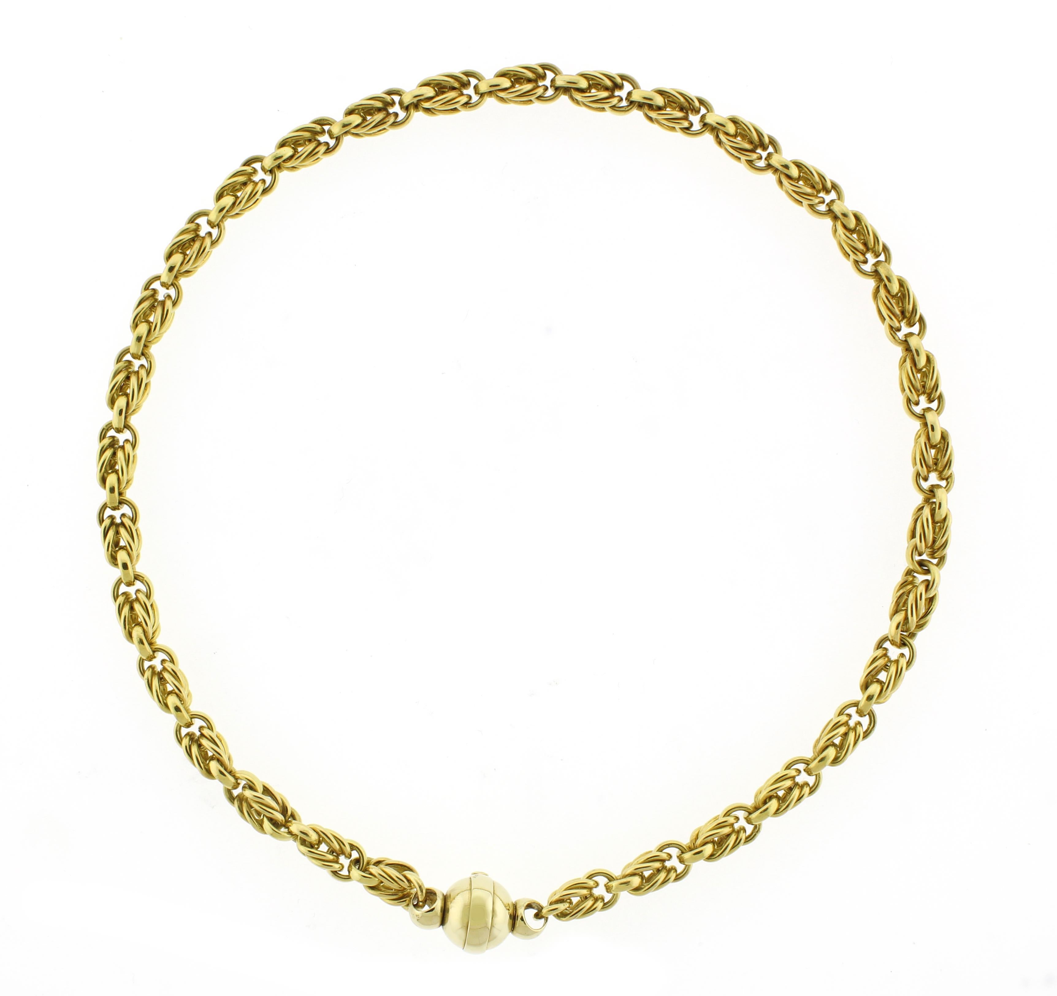 18kt Gold Chain Link Necklace In Excellent Condition For Sale In Bethesda, MD