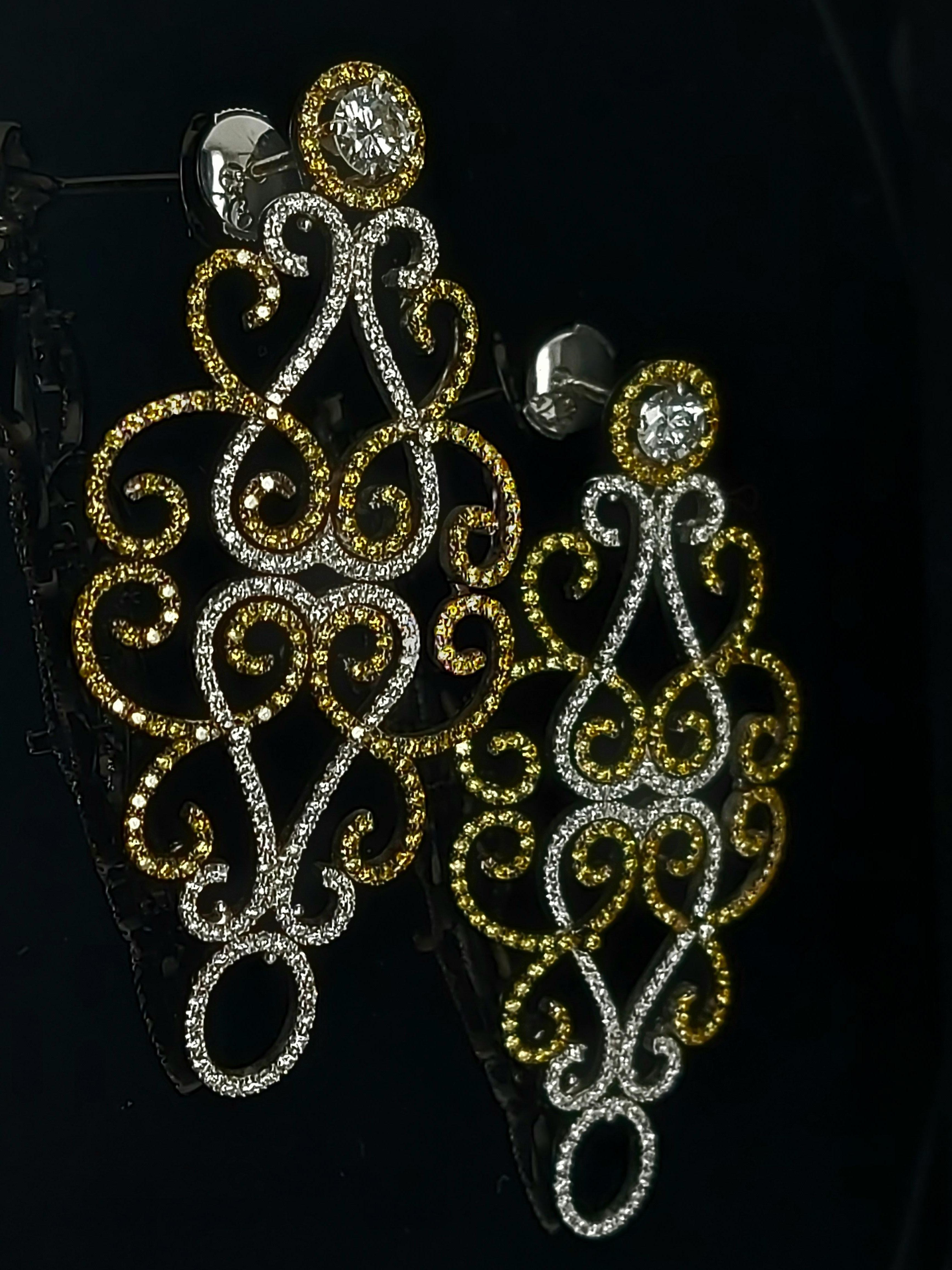 18Kt Gold Chandelier Earrings with Yellow and White Diamonds & Solitaire Diamond For Sale 6