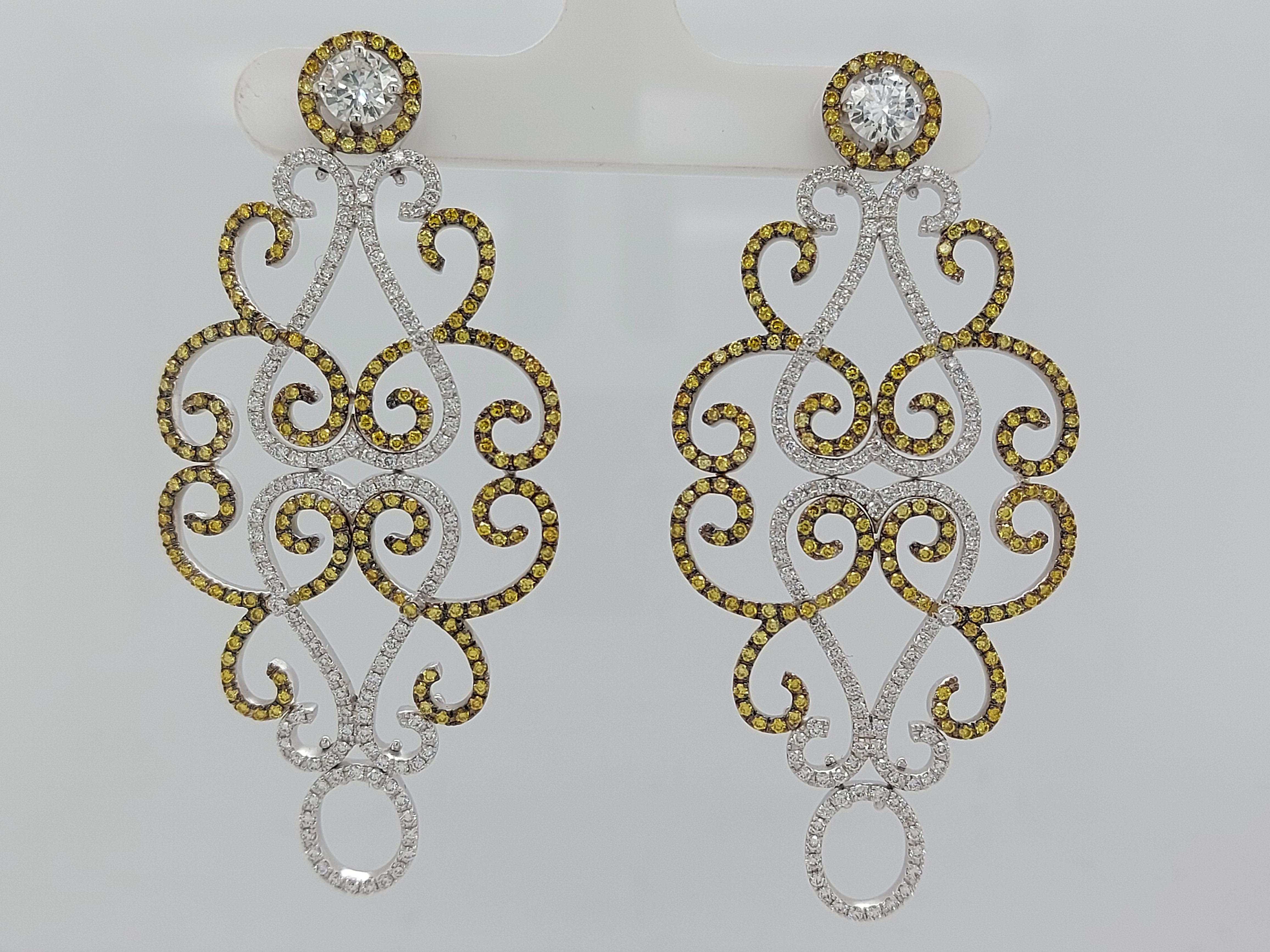 18Kt Gold Chandelier Earrings with Yellow and White Diamonds & Solitaire Diamond For Sale 7