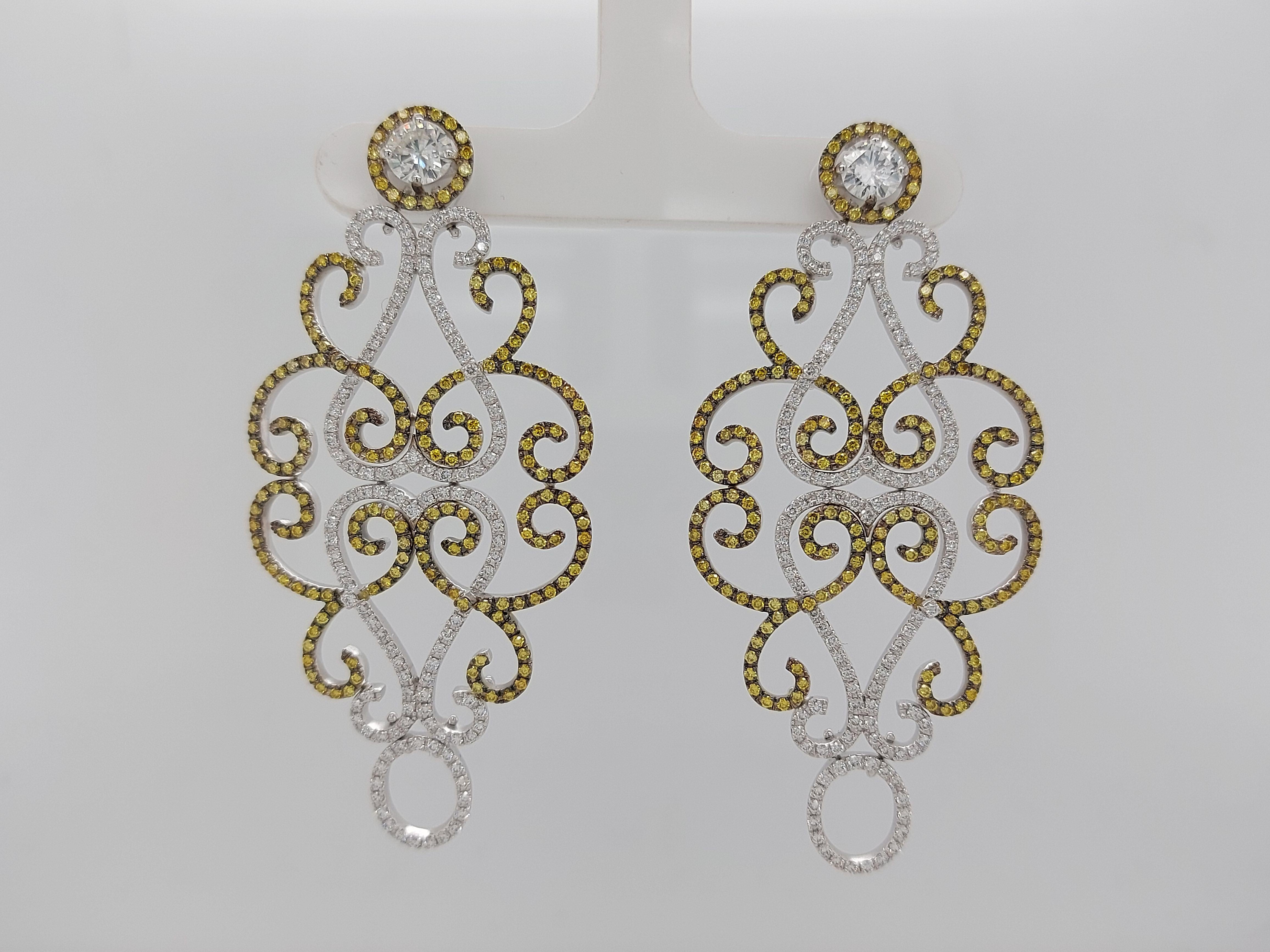 18Kt Gold Chandelier Earrings with Yellow and White Diamonds & Solitaire Diamond For Sale 8
